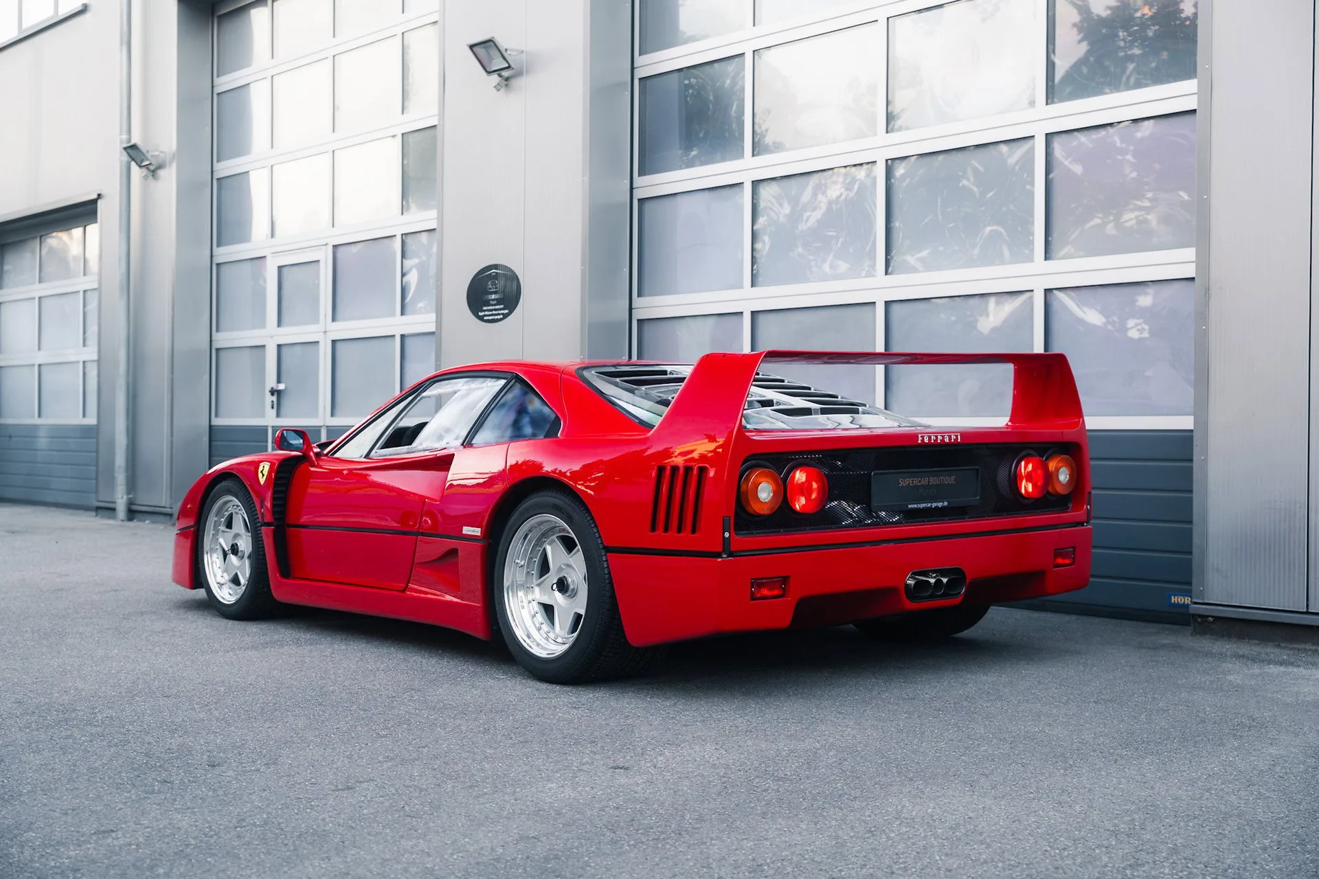 1989 Ferrari F40, 2/17