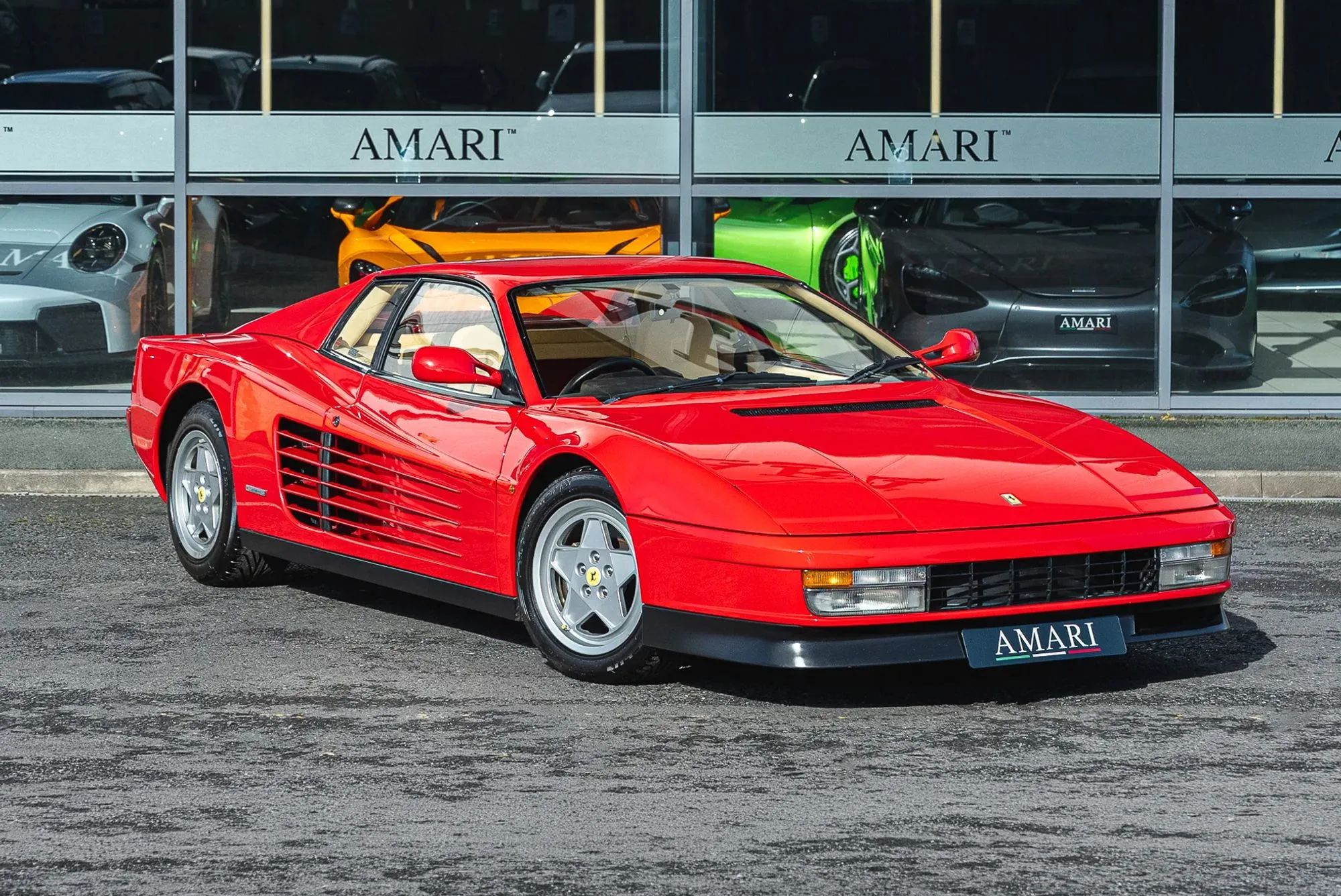 1989 Ferrari Testarossa angeboten von einem Supersportwagenhändler in Preston, Vereinigtes Königreich, Hauptfoto
