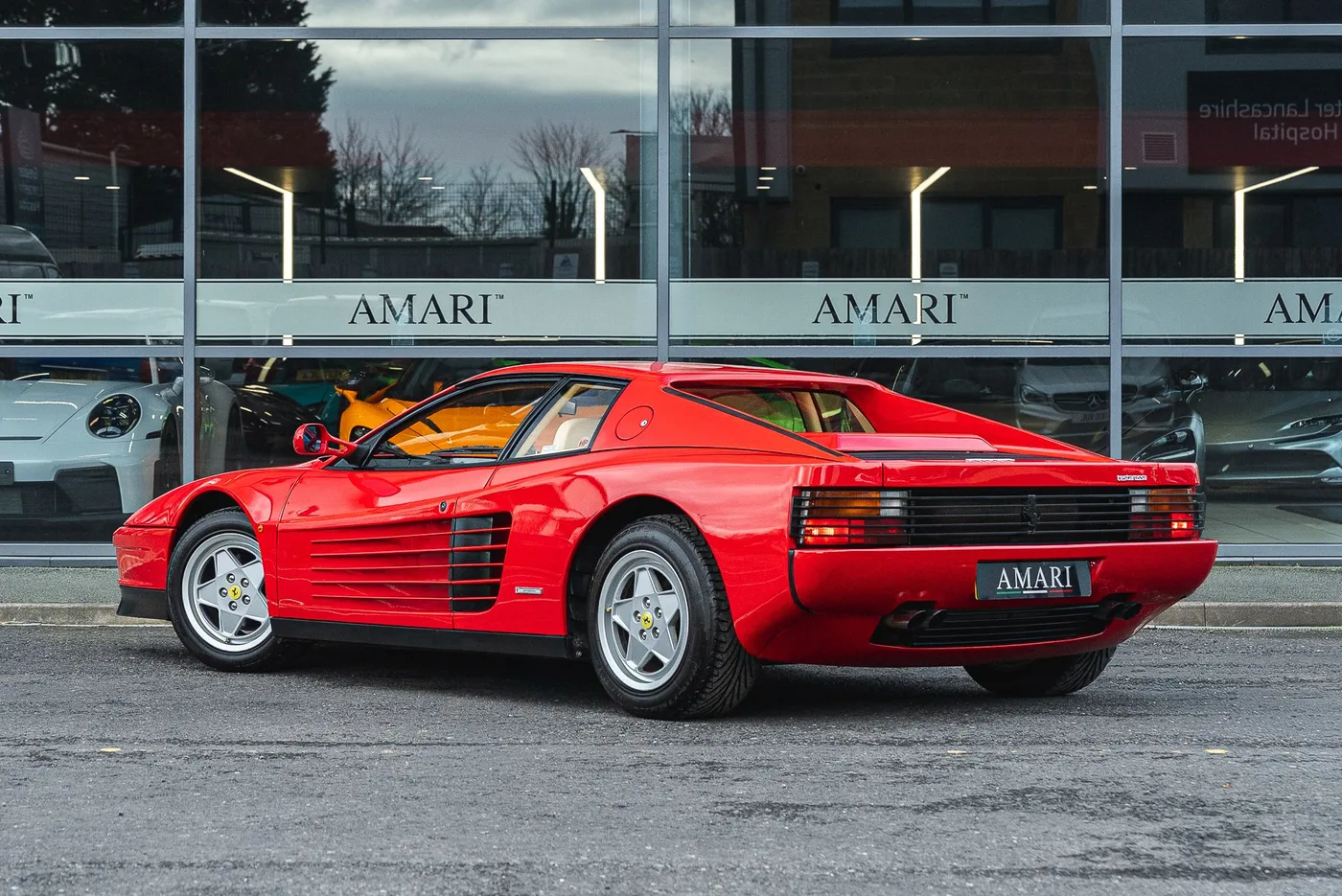 1989 Ferrari Testarossa angeboten von einem Supersportwagenhändler in Preston, Vereinigtes Königreich, Foto 5 von 25