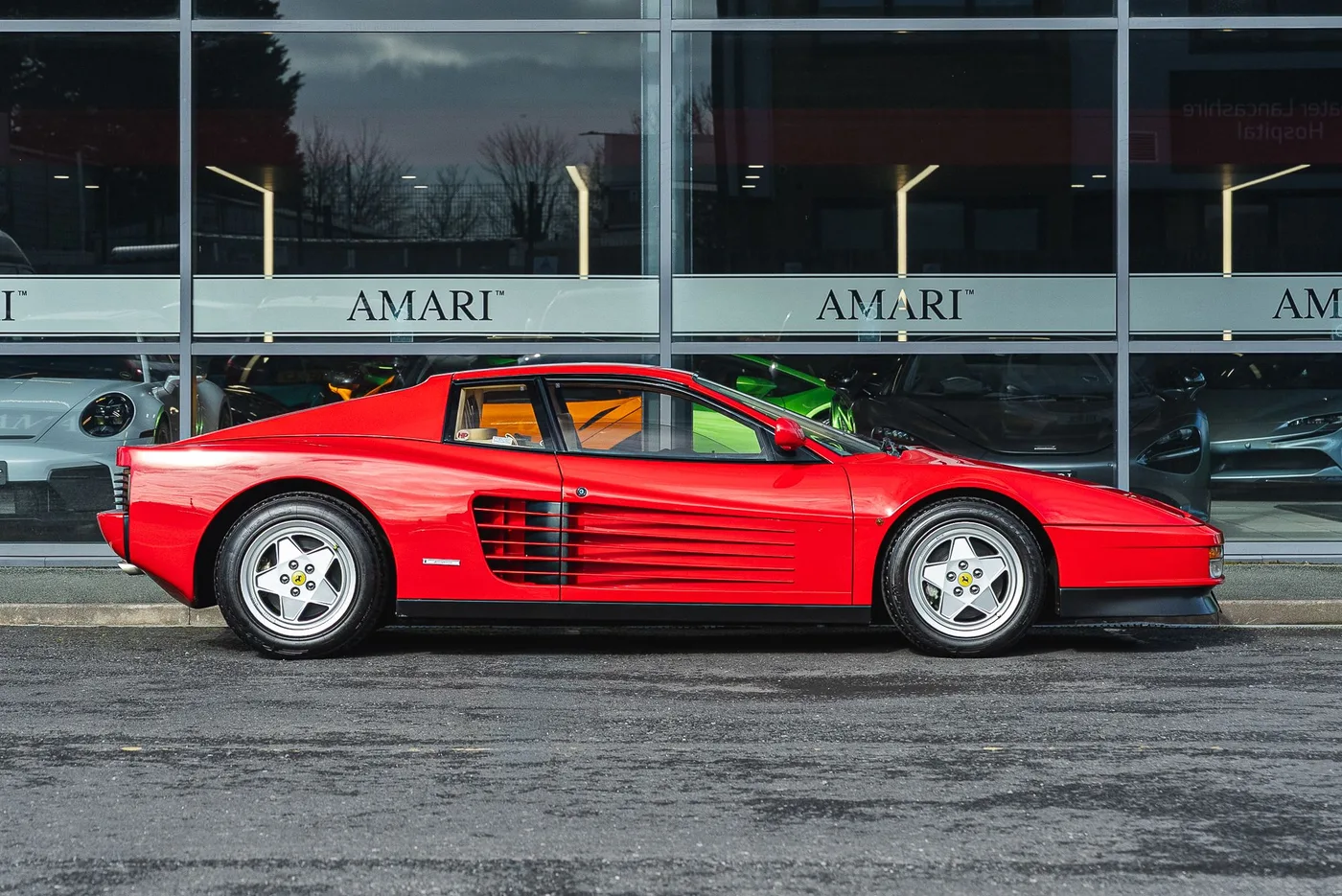1989 Ferrari Testarossa angeboten von einem Supersportwagenhändler in Preston, Vereinigtes Königreich, Foto 6 von 25