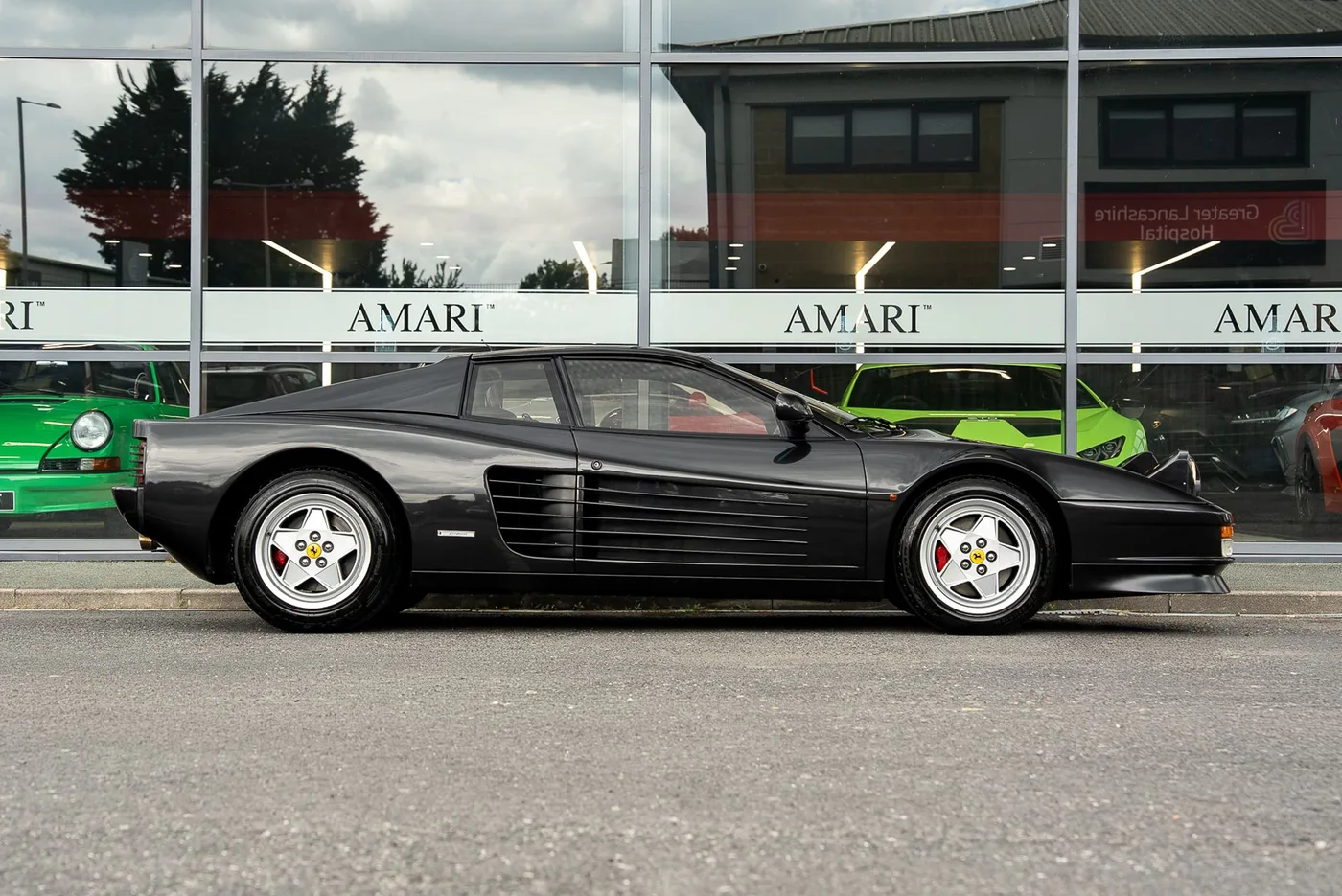 1989 Ferrari Testarossa angeboten von einem Supersportwagenhändler in Preston, Vereinigtes Königreich, Foto 2 von 25