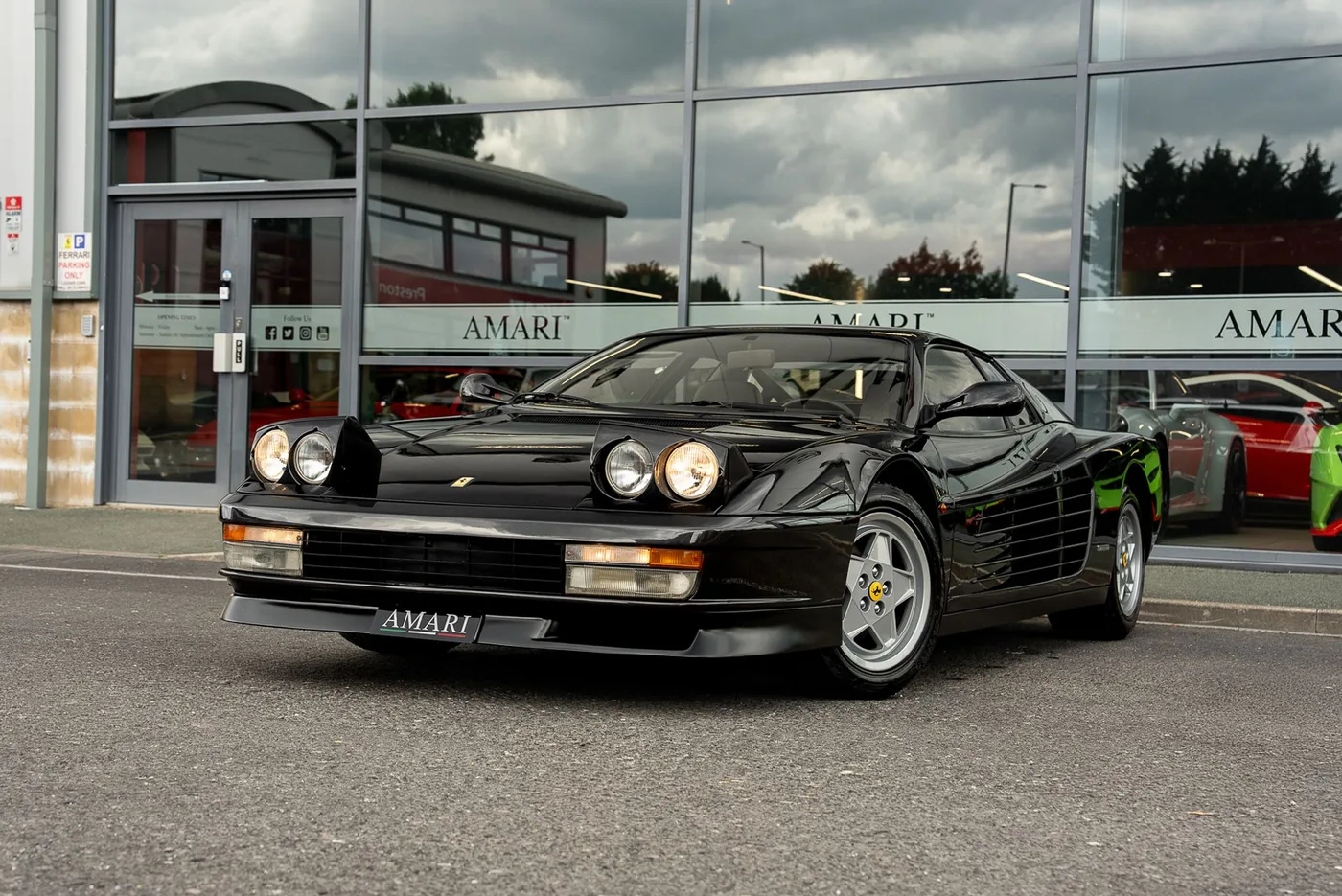1989 Ferrari Testarossa angeboten von einem Supersportwagenhändler in Preston, Vereinigtes Königreich, Foto 12 von 25