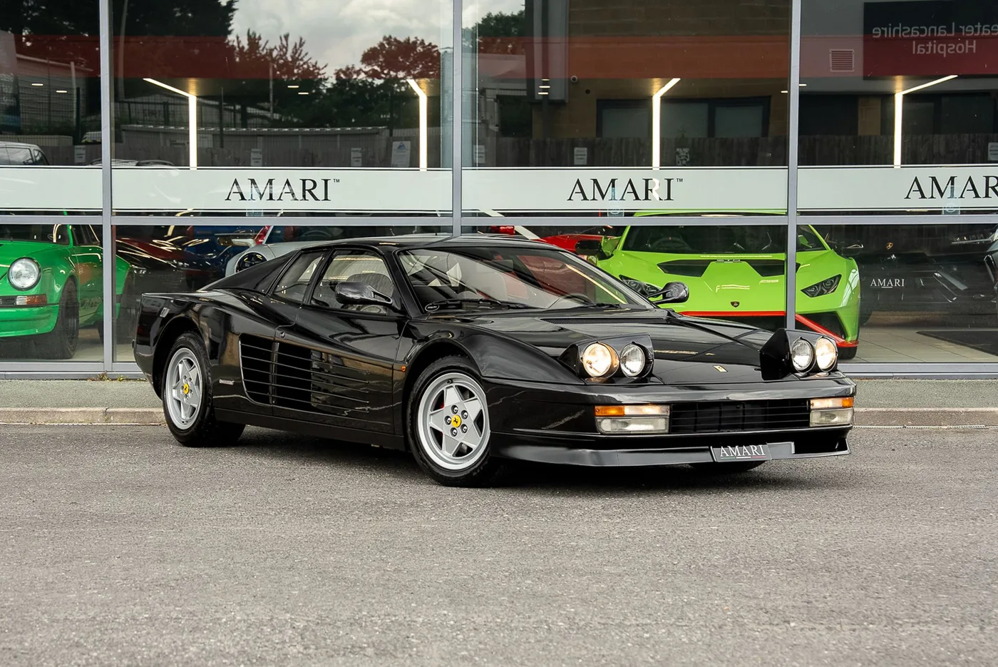 1989 Ferrari Testarossa angeboten von einem Supersportwagenhändler in Preston, Vereinigtes Königreich, Foto 14 von 25