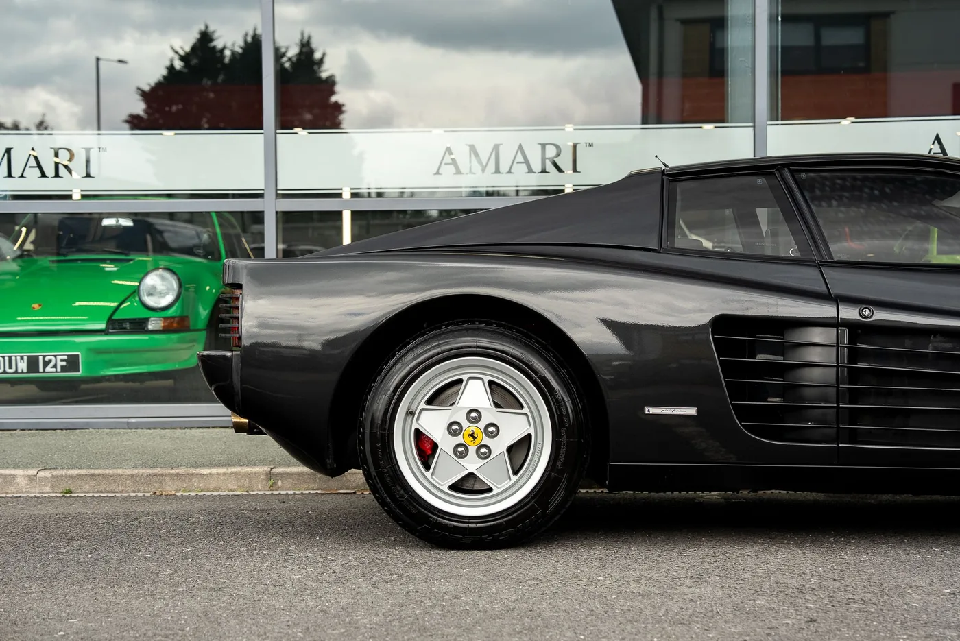 1989 Ferrari Testarossa angeboten von einem Supersportwagenhändler in Preston, Vereinigtes Königreich, Foto 15 von 25
