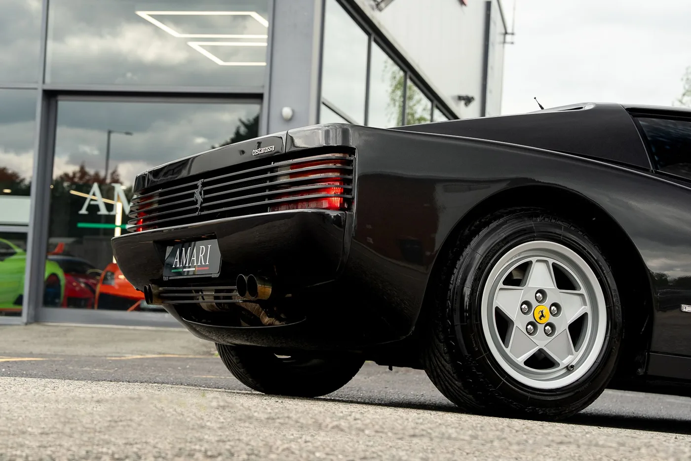 1989 Ferrari Testarossa angeboten von einem Supersportwagenhändler in Preston, Vereinigtes Königreich, Foto 19 von 25