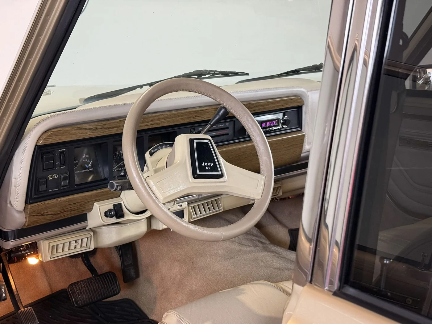 1989 Jeep Grand Wagoneer 5.9 angeboten von einem Fachhändler in Lucca, Italien, Foto 8 von 25