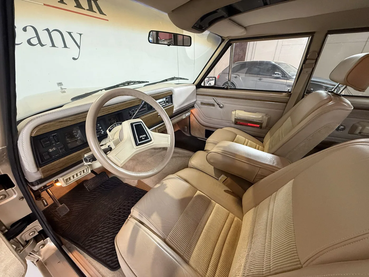 1989 Jeep Grand Wagoneer 5.9 angeboten von einem Fachhändler in Lucca, Italien, Foto 9 von 25