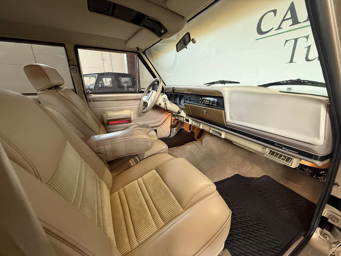 1989 Jeep Grand Wagoneer 5.9 angeboten von einem Fachhändler in Lucca, Italien, Foto 11 von 25