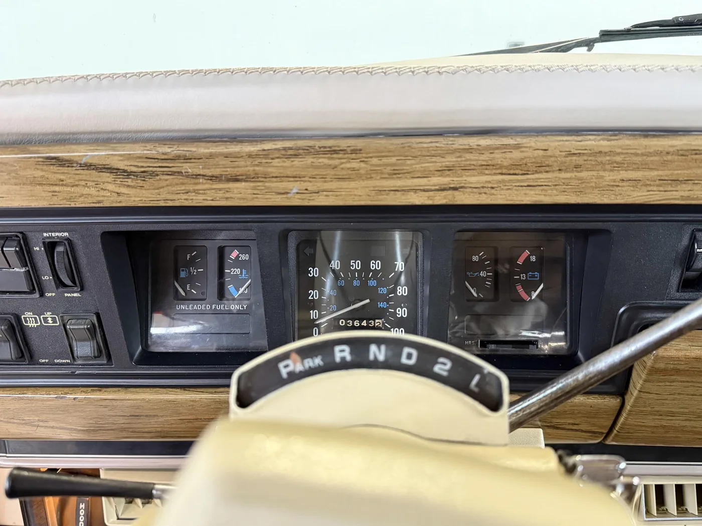 1989 Jeep Grand Wagoneer 5.9 angeboten von einem Fachhändler in Lucca, Italien, Foto 16 von 25