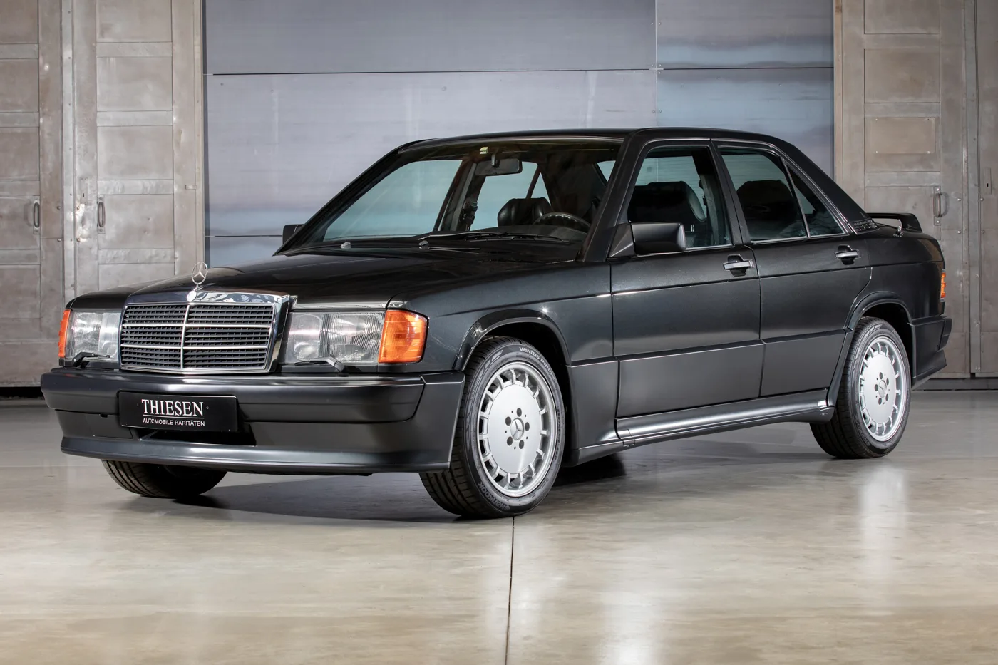 1989 Mercedes-Benz 190 E 2.5-16 angeboten von einem Fachhändler in Berlin, Deutschland, Hauptfoto