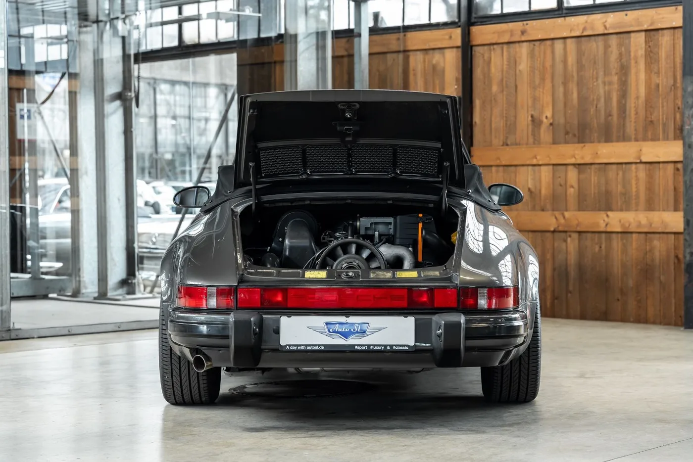1989 Porsche 911 Carrera Cabriolet angeboten von einem Fachhändler in Neuss, Deutschland, Foto 25 von 25