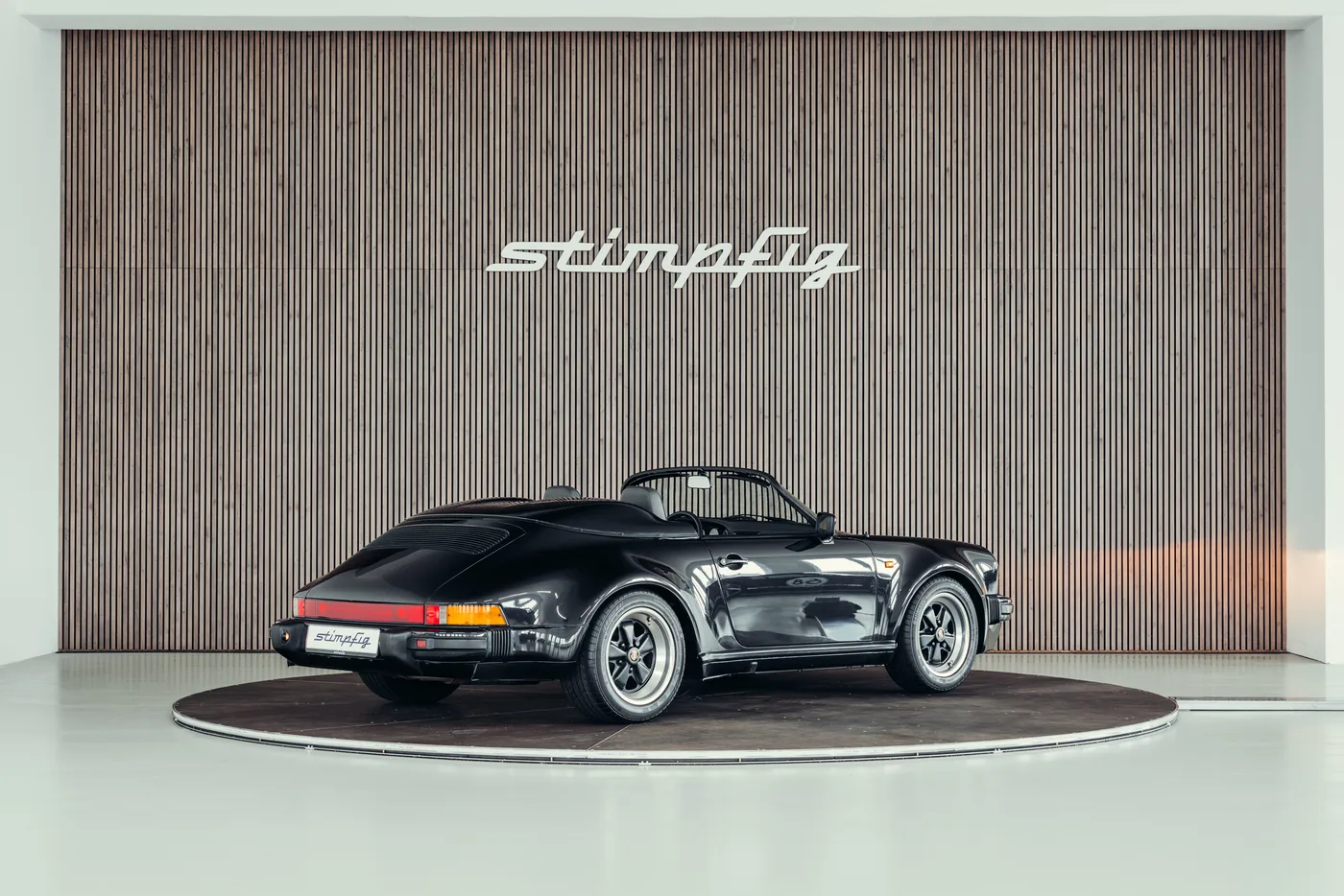 1989 Porsche 911 Speedster angeboten von einem Oldtimerspezialisten in Stuttgart, Deutschland, Foto 5 von 25