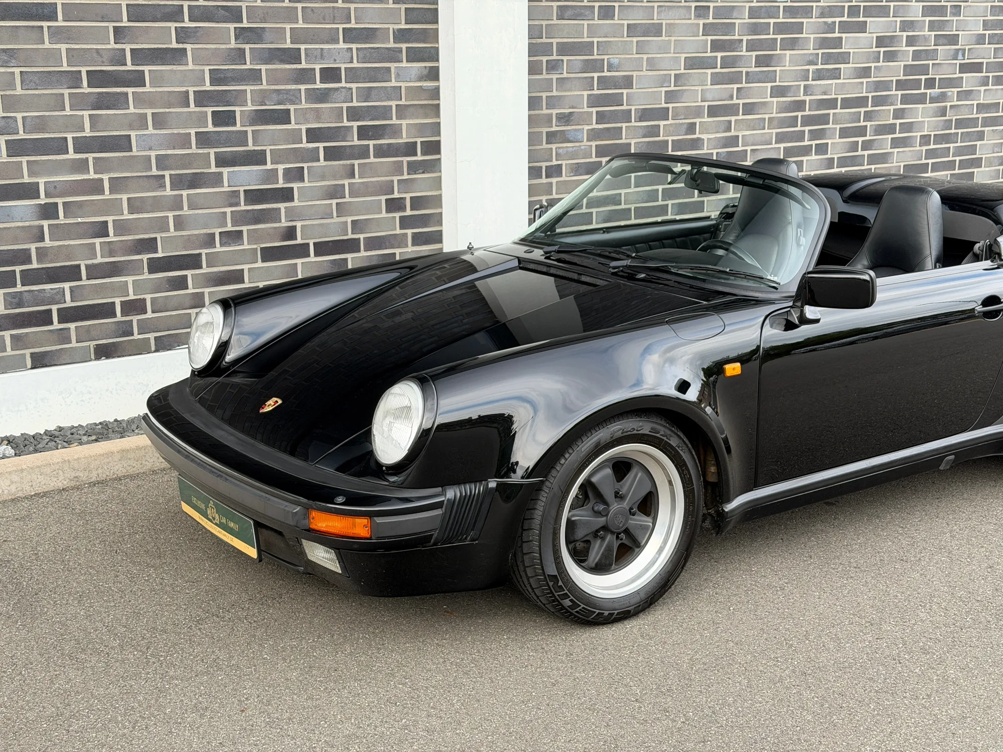 1989 Porsche 911 Speedster, 18/30
