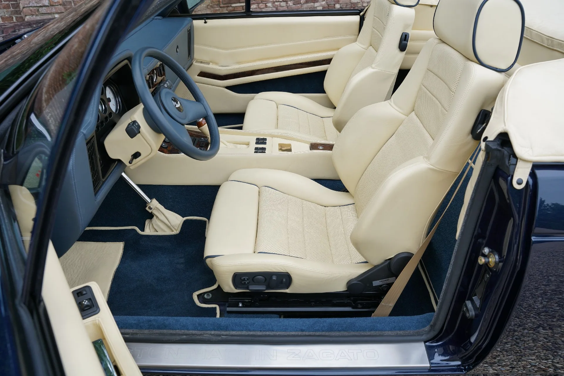 1990 Aston Martin V8 Zagato Volante, 3/30