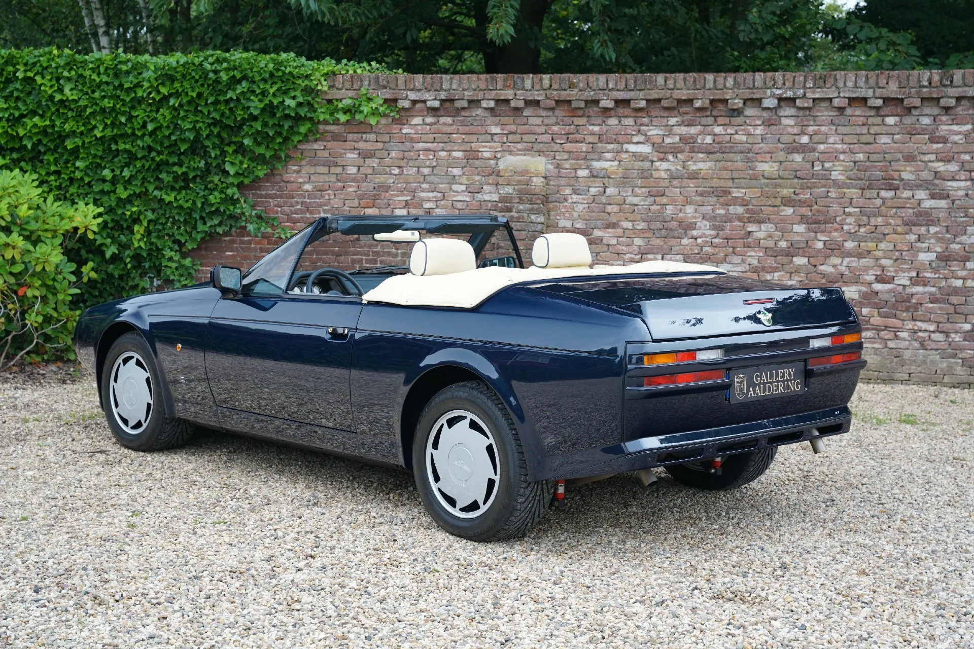 1990 Aston Martin V8 Zagato Volante, 13/30