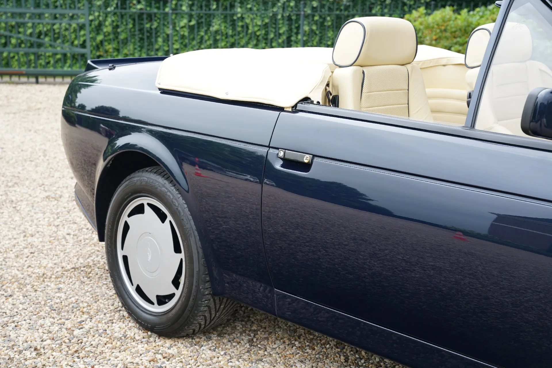 1990 Aston Martin V8 Zagato Volante, 15/30