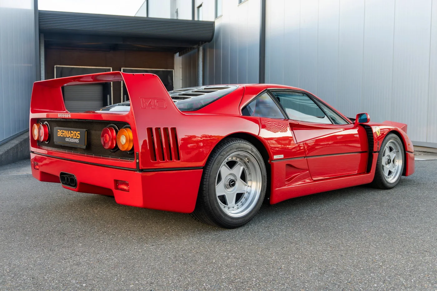 1990 Ferrari F40 offered by a supercar dealer in Woerden, Netherlands, photo 2 of 25