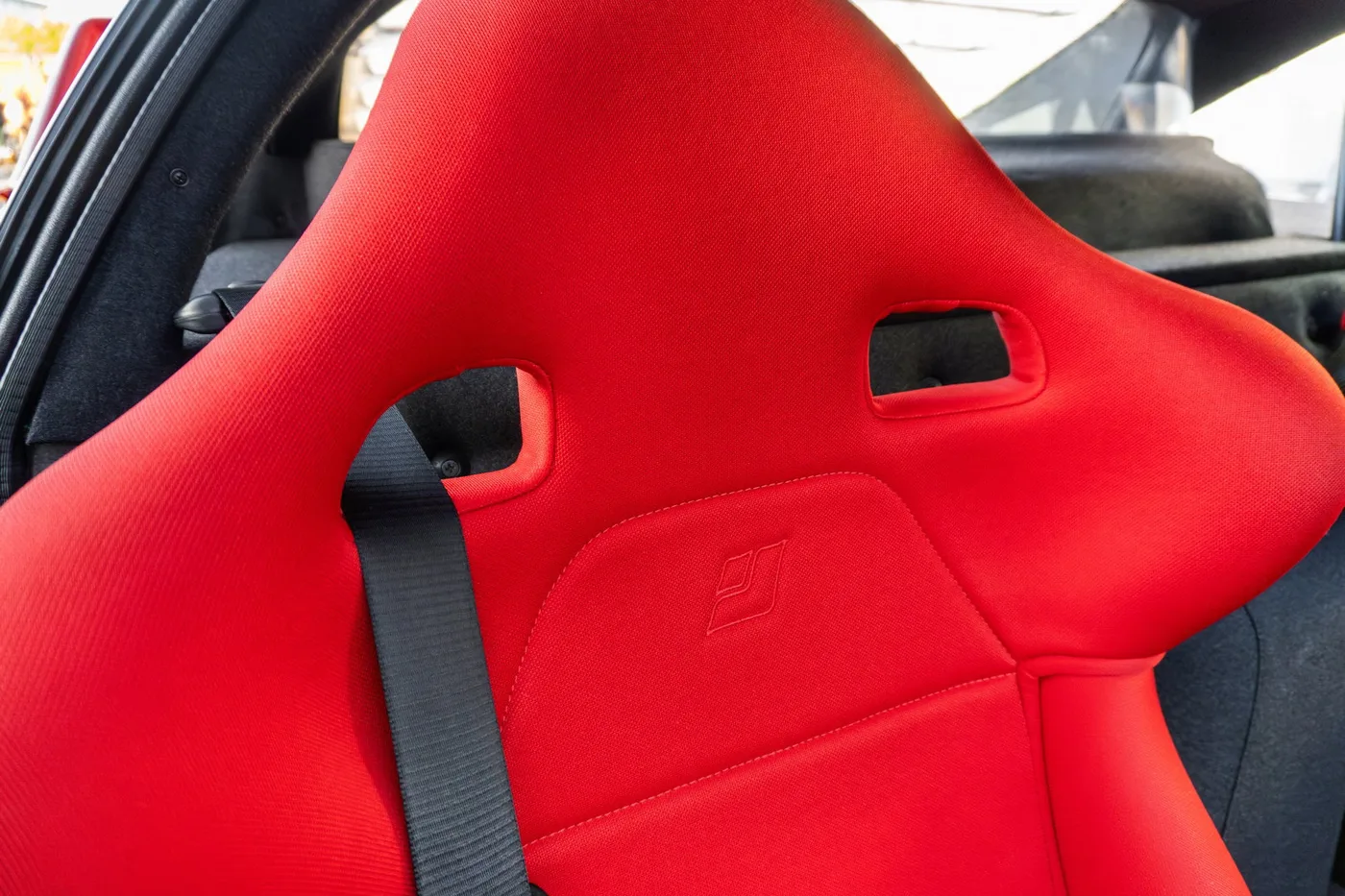 1990 Ferrari F40 offered by a supercar dealer in Woerden, Netherlands, photo 14 of 25