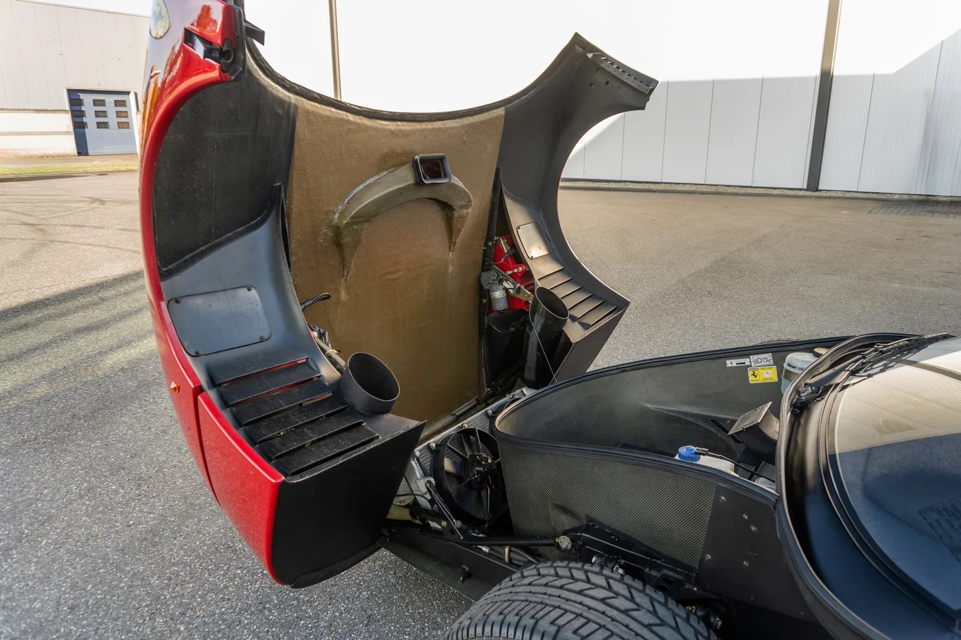 1990 Ferrari F40 offered by a supercar dealer in Woerden, Netherlands, photo 24 of 25