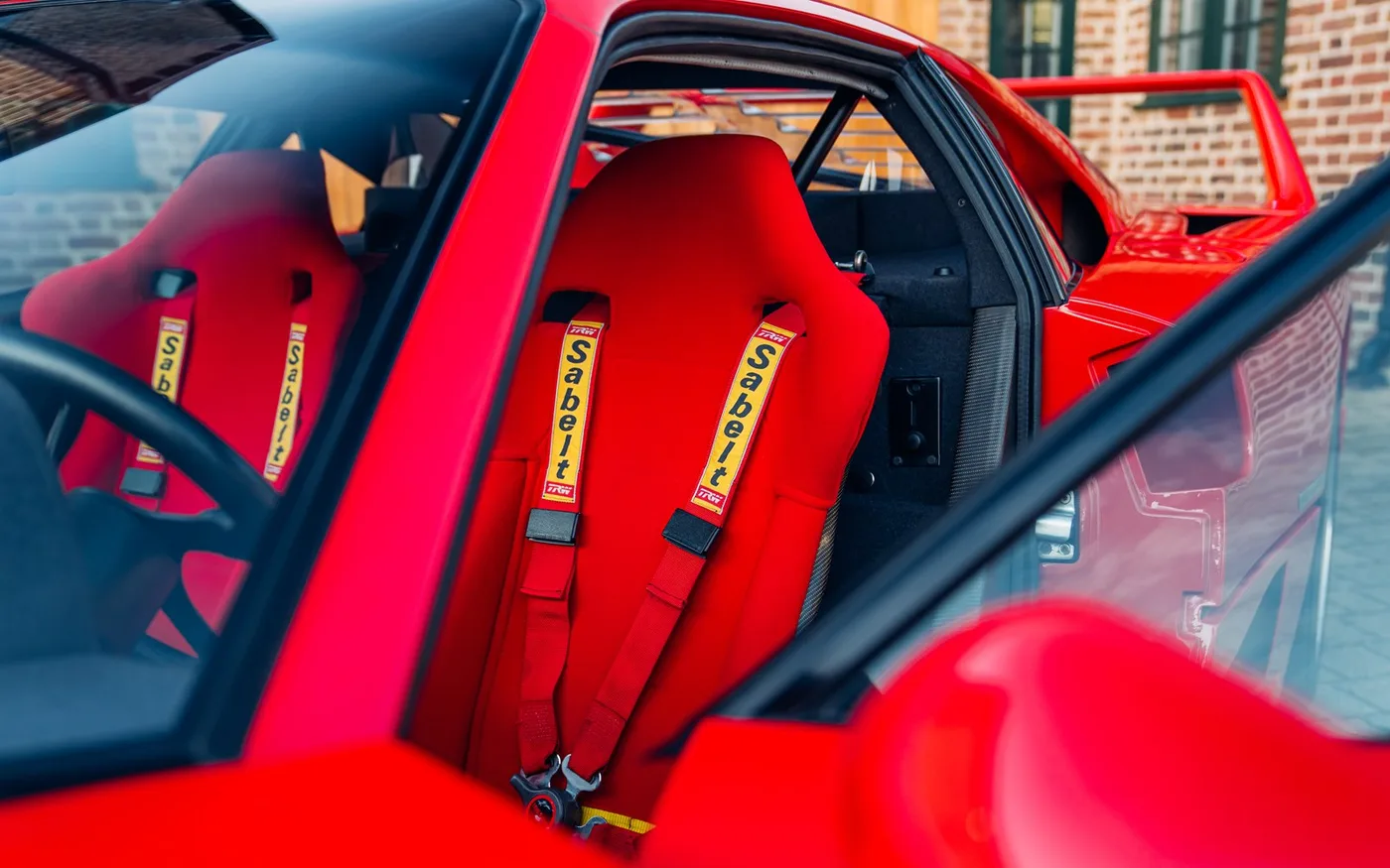 1990 Ferrari F40 offered by a specialist dealer in Chorleywood, United Kingdom, photo 5 of 15