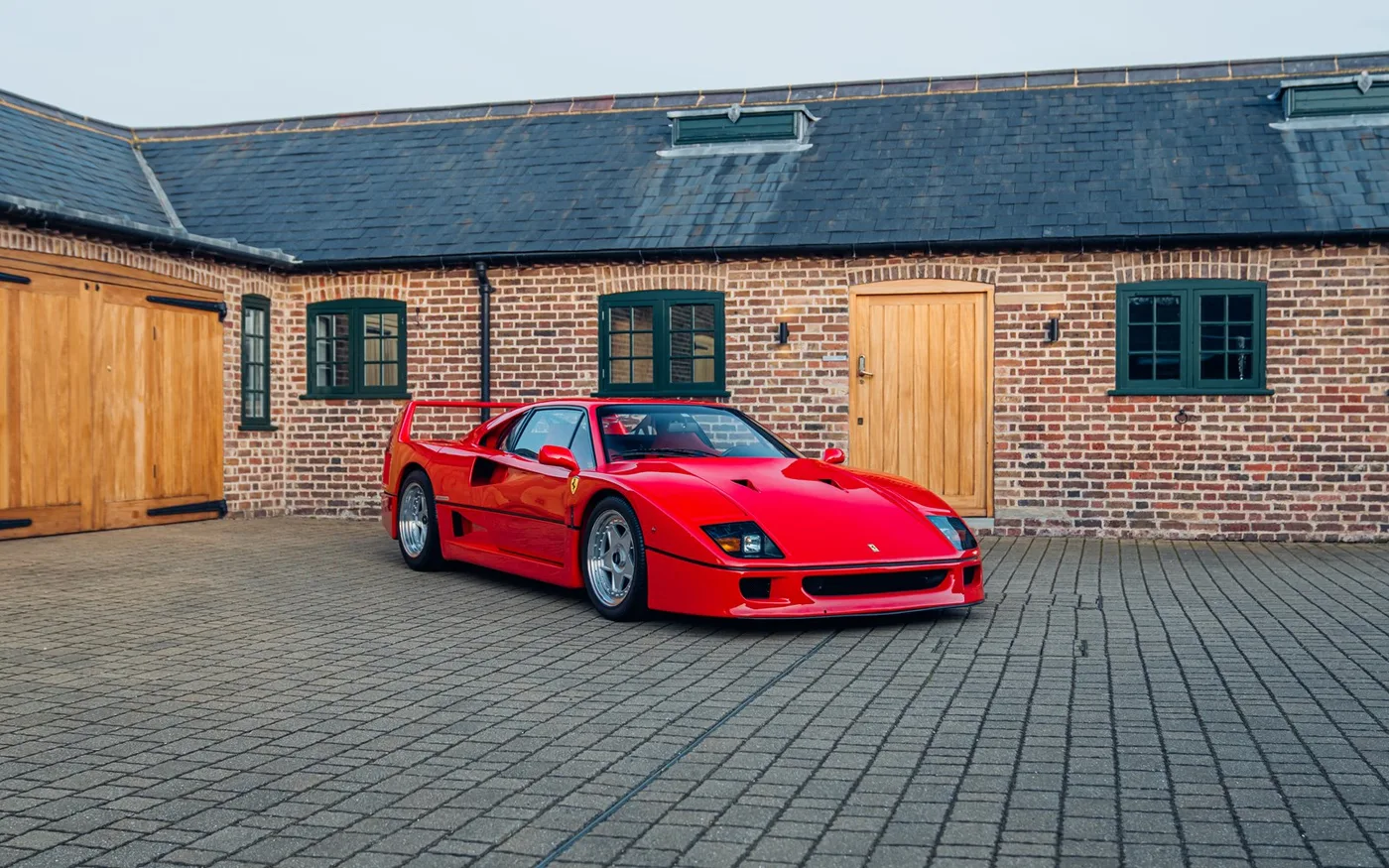 1990 Ferrari F40 offered by a specialist dealer in Chorleywood, United Kingdom, photo 12 of 15
