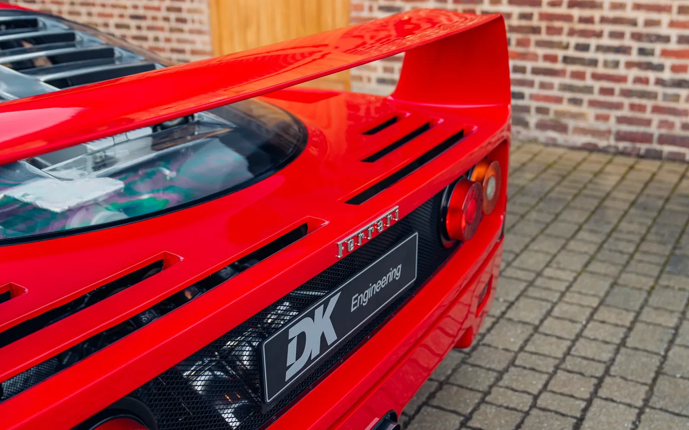 1990 Ferrari F40 offered by a specialist dealer in Chorleywood, United Kingdom, photo 14 of 15