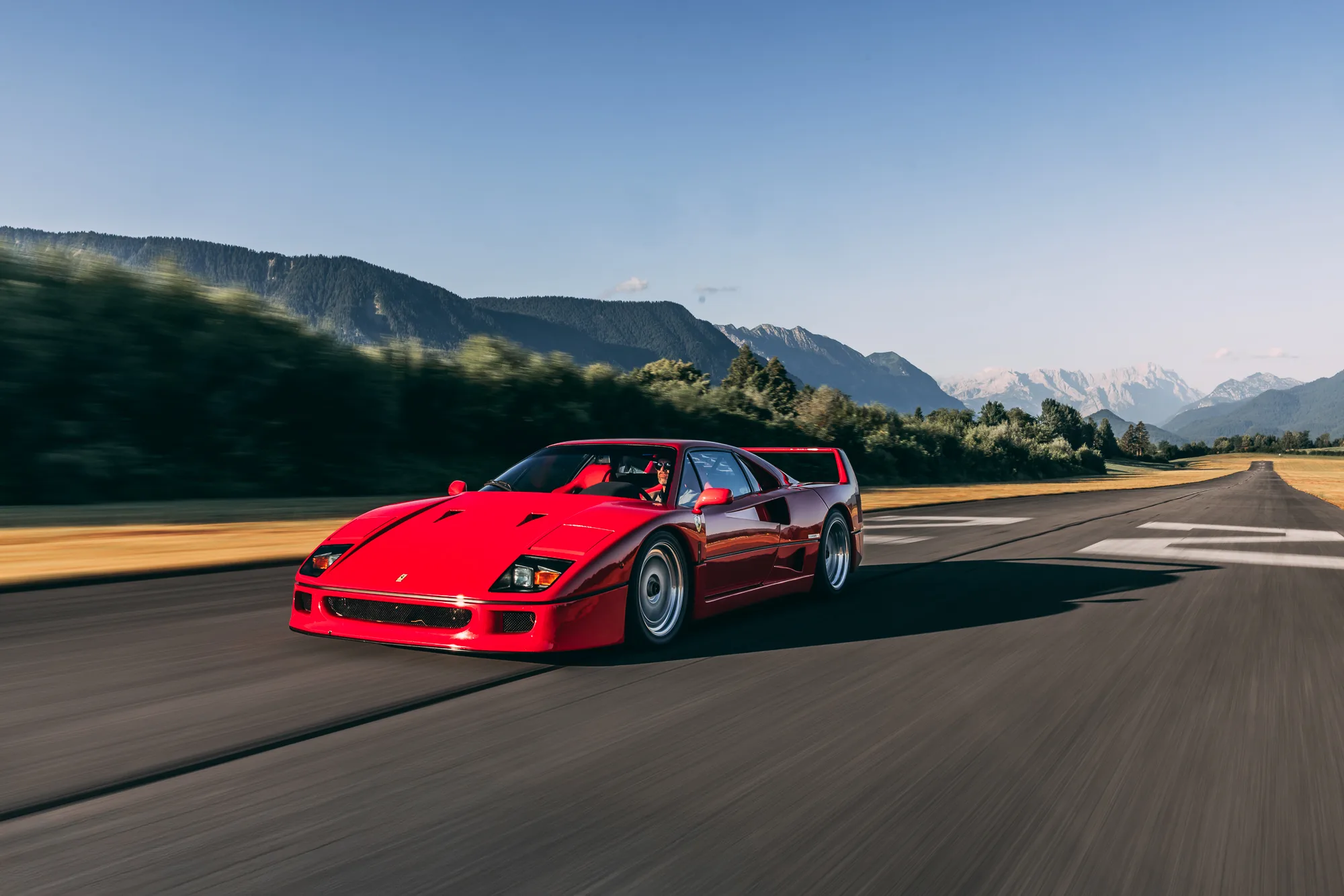 1990 Ferrari F40 angeboten von einem Fachhändler in Munich, Deutschland, Hauptfoto