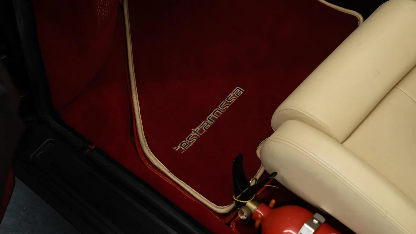 1990 Ferrari Testarossa angeboten von einem Fachhändler in Swadlincote, Vereinigtes Königreich, Foto 14 von 15