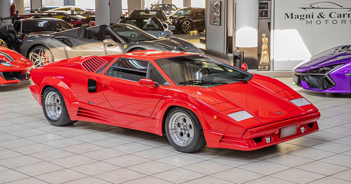 1990 Lamborghini Countach 25th Anniversary proposée par un concessionnaire spécialisé à Milan, Italie, photo principale