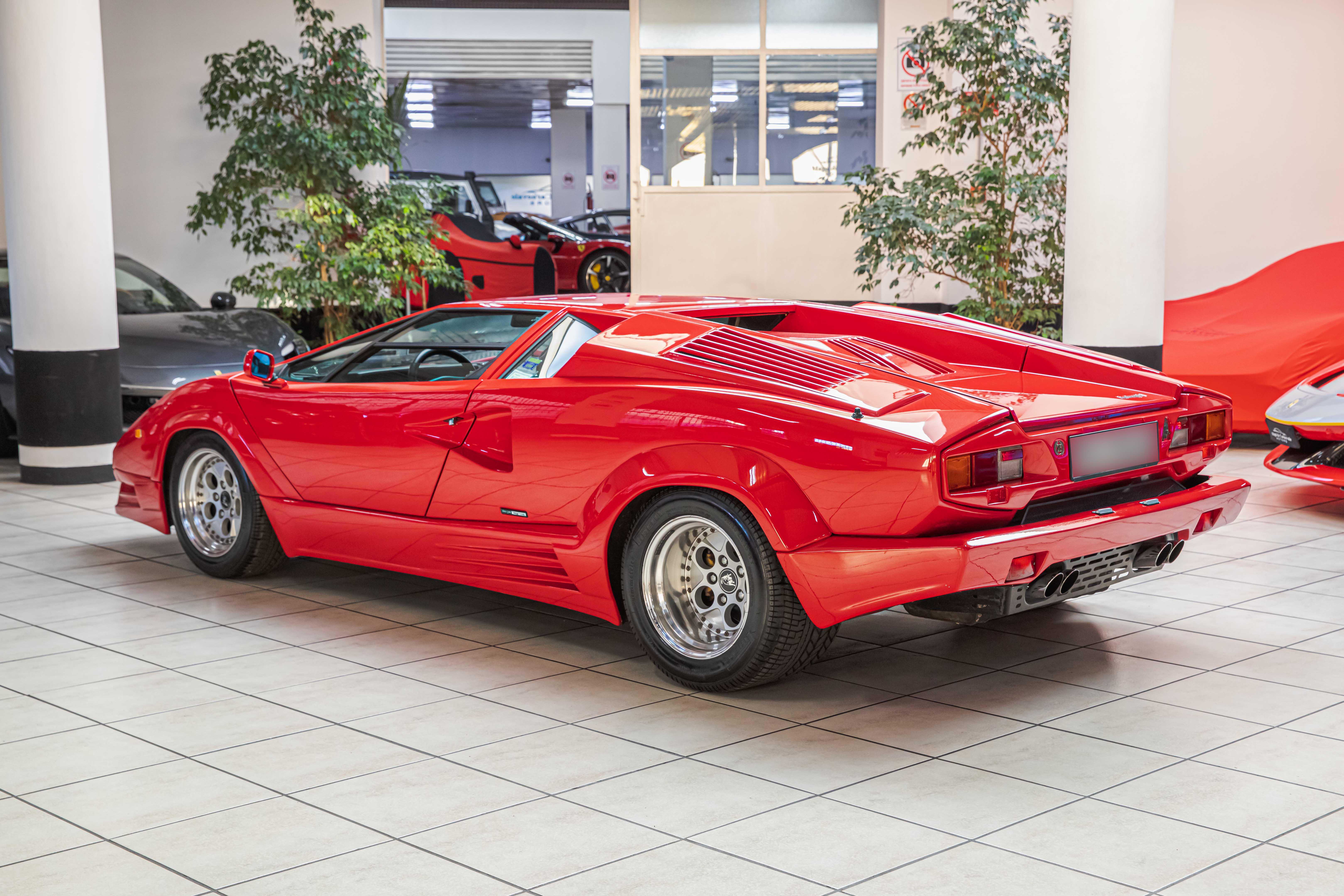 1990 Lamborghini Countach 25th Anniversary offered by a specialist dealer in Milan, Italy, photo 6 of 20