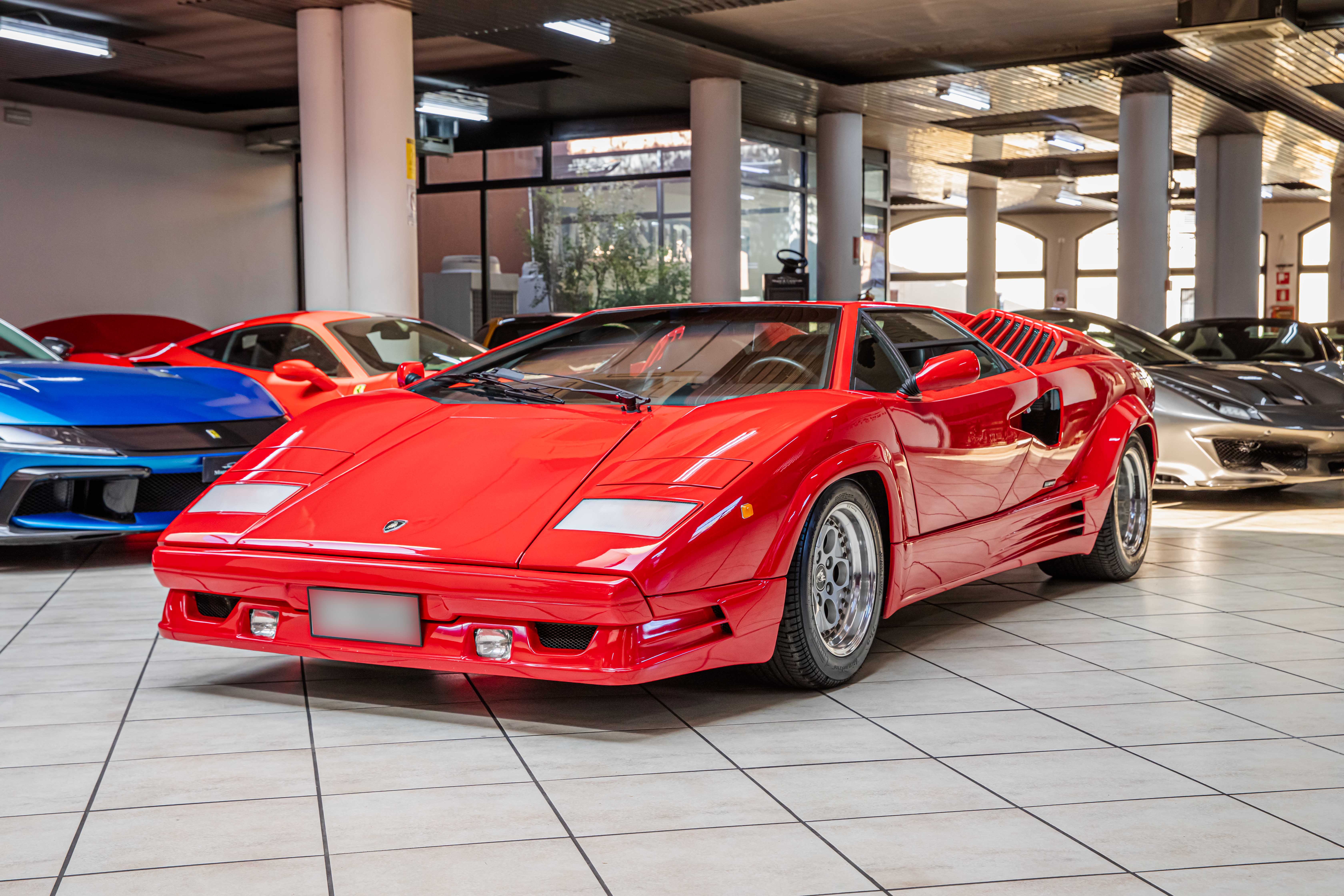 1990 Lamborghini Countach 25th Anniversary offered by a specialist dealer in Milan, Italy, photo 9 of 20