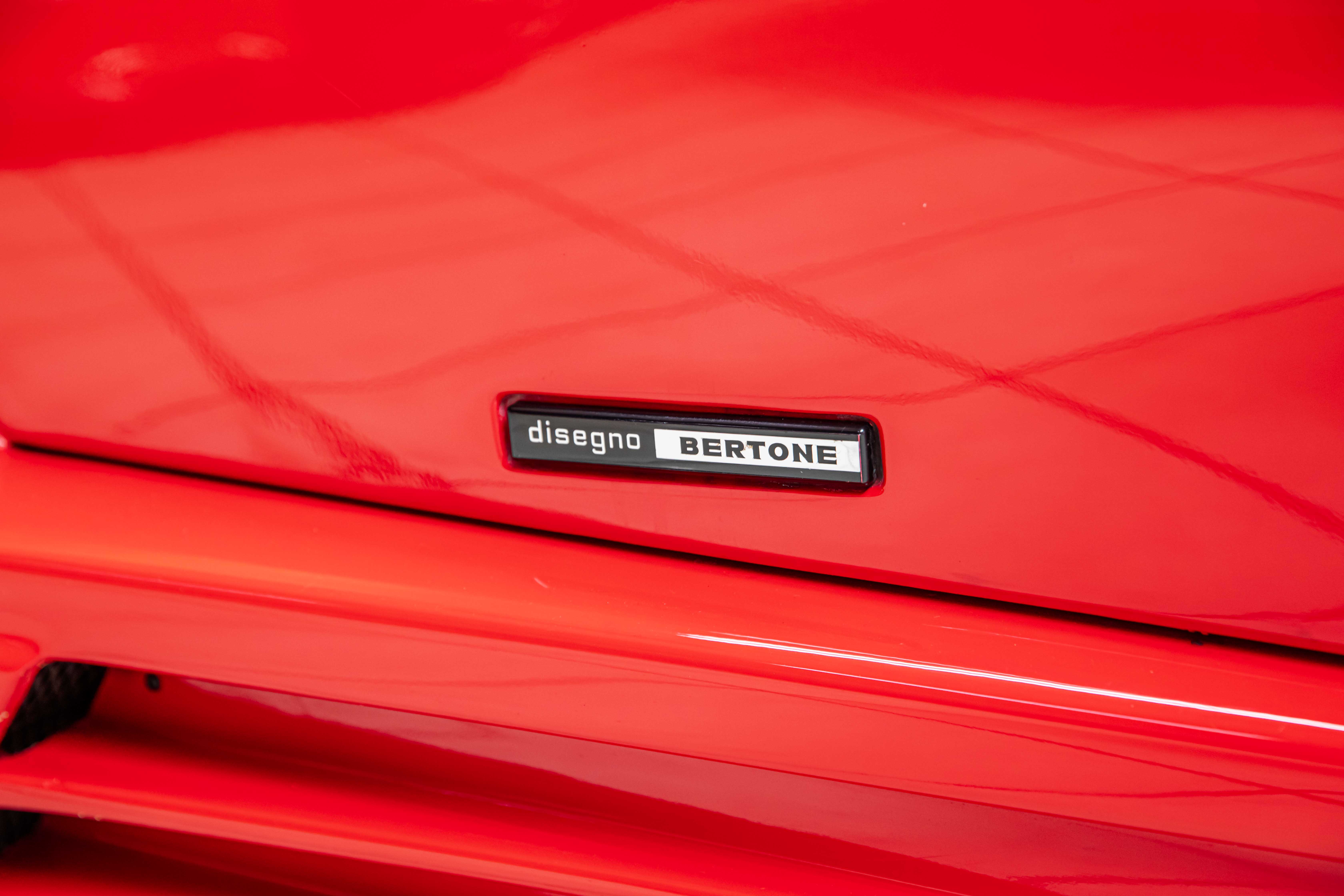 1990 Lamborghini Countach 25th Anniversary offered by a specialist dealer in Milan, Italy, photo 14 of 20