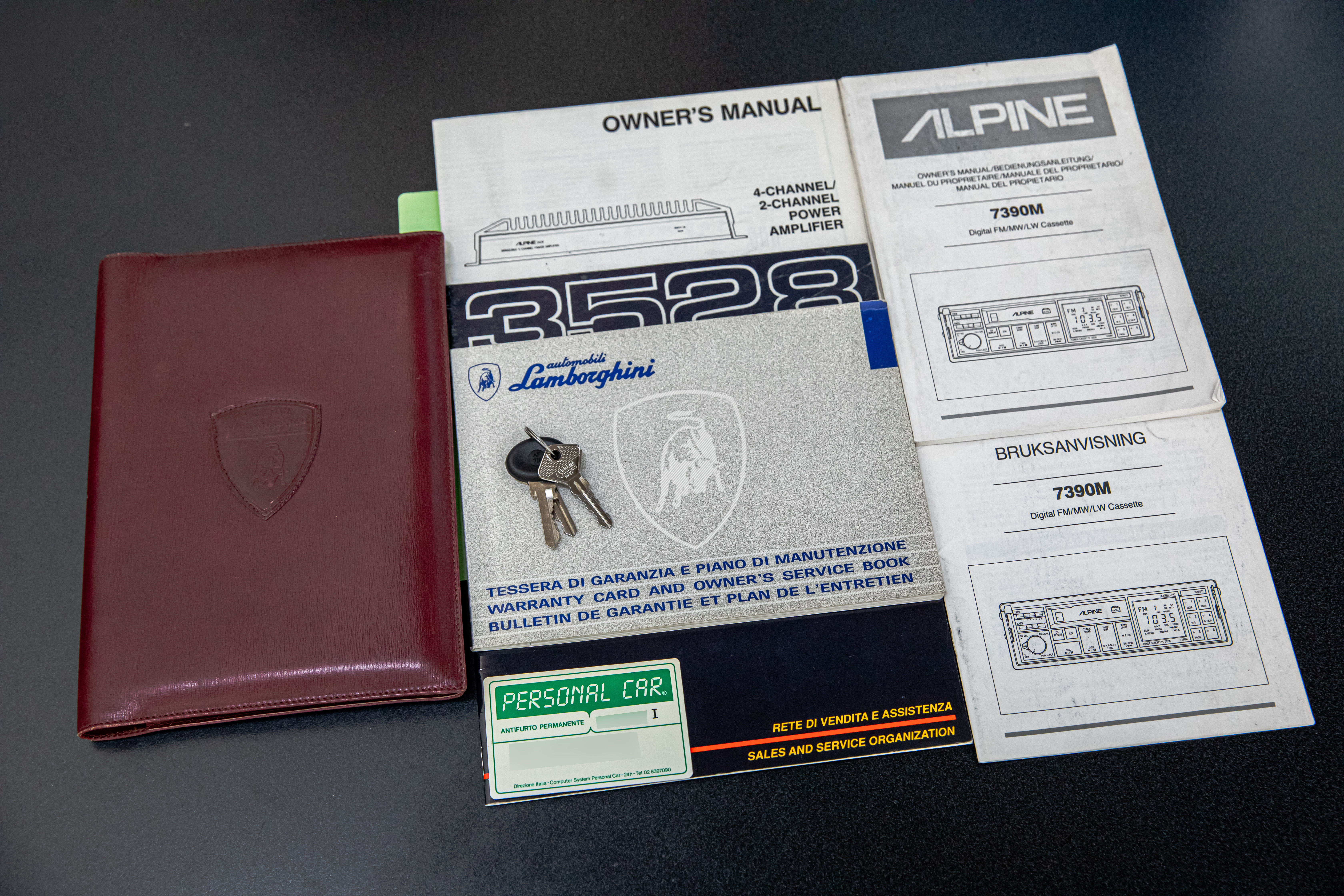 1990 Lamborghini Countach 25th Anniversary offered by a specialist dealer in Milan, Italy, photo 18 of 20