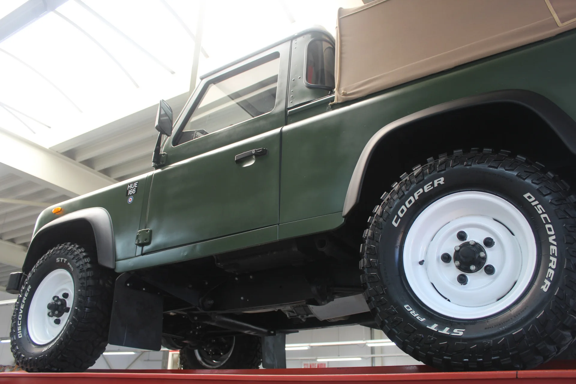 1990 Land Rover Defender 90 Pick-up, 10/30