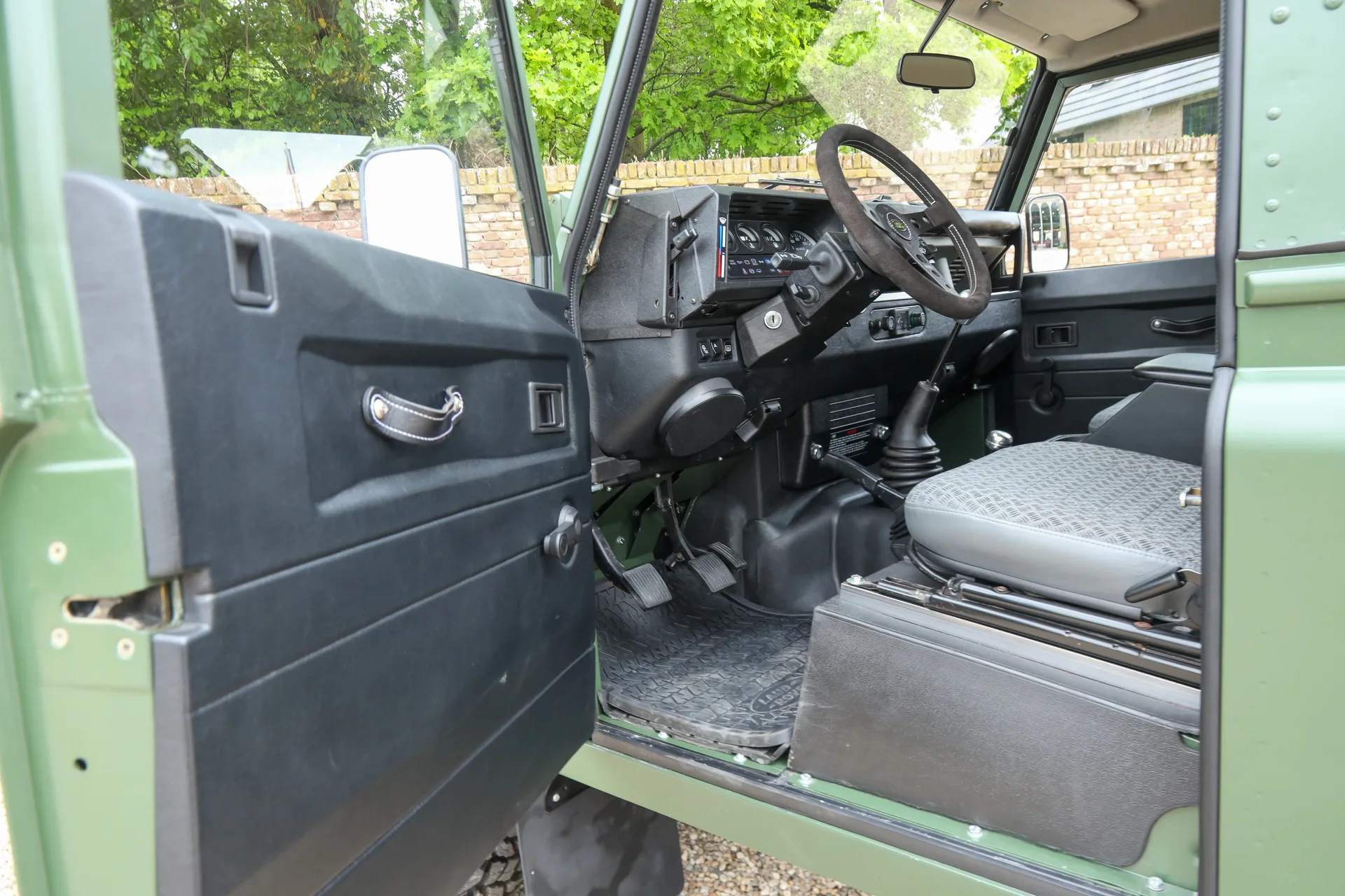 1990 Land Rover Defender 90 Pick-up, 22/30