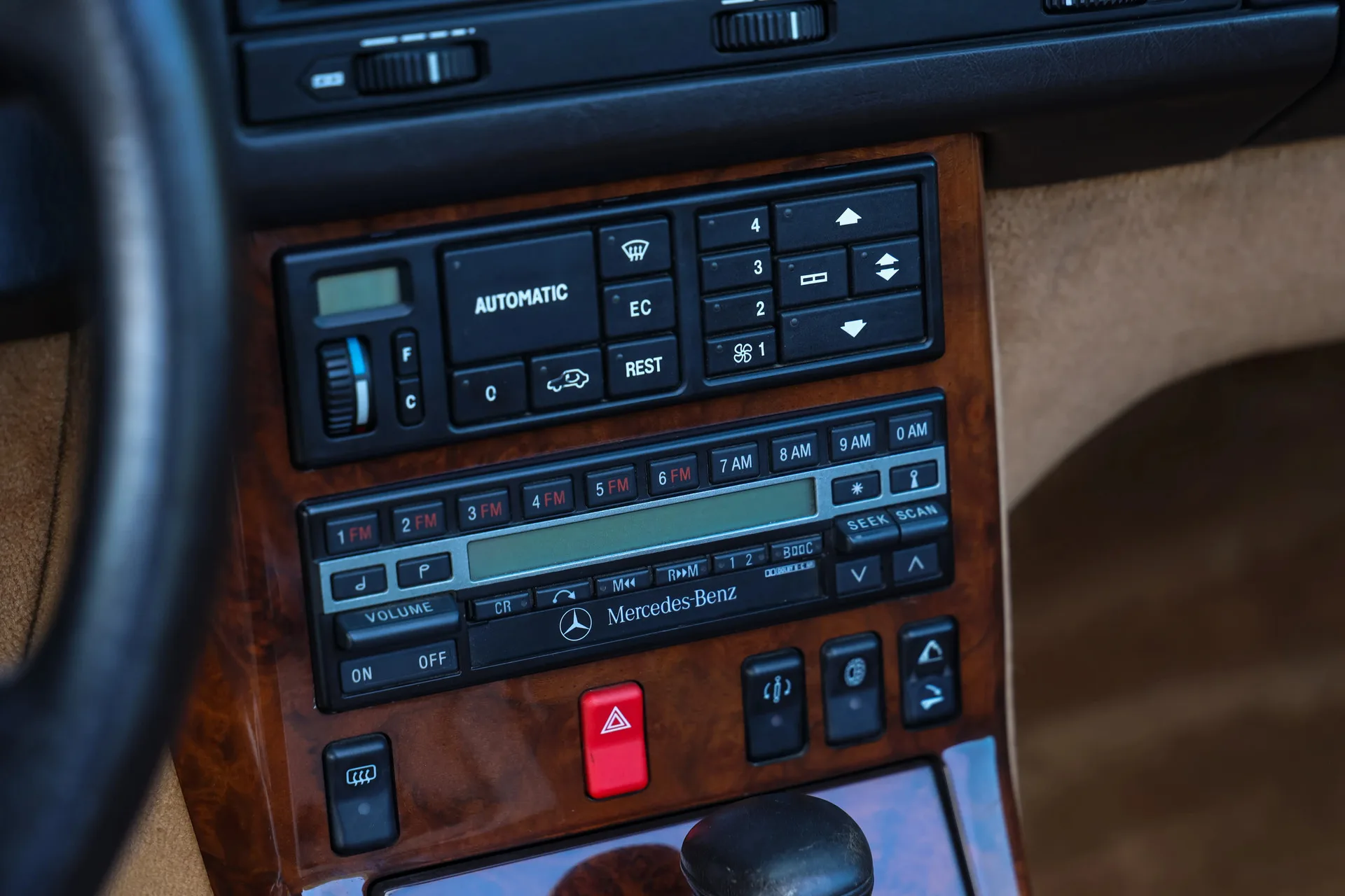 1990 Mercedes-Benz 500 SL, 28/30
