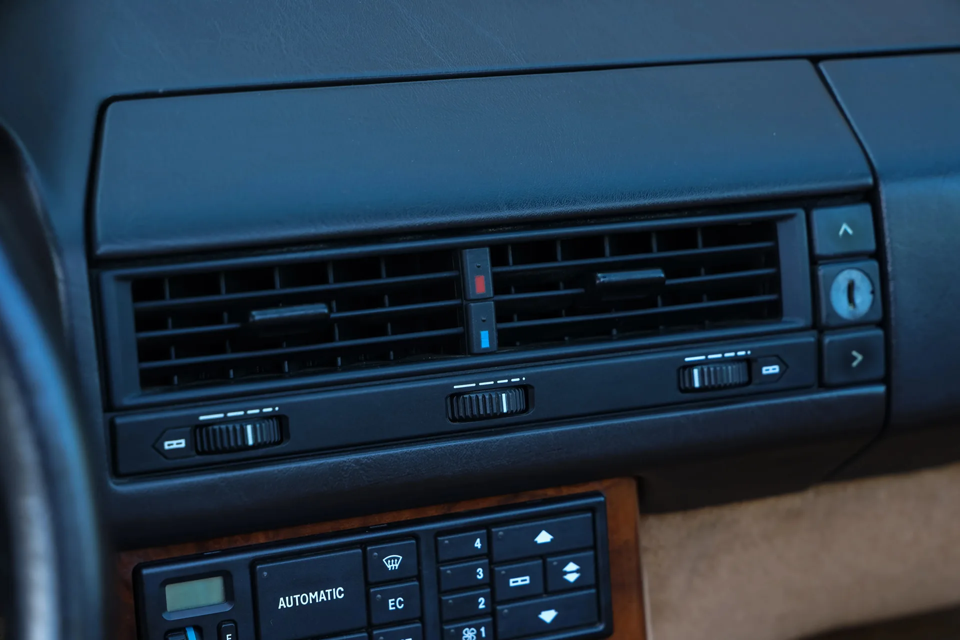 1990 Mercedes-Benz 500 SL, 29/30