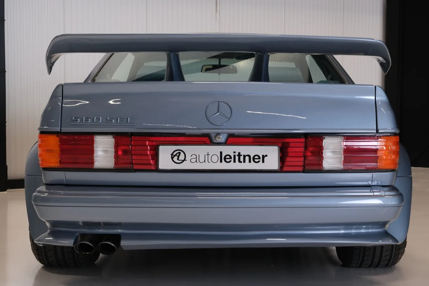 1990 Mercedes-Benz 560 SEC angeboten von einem Oldtimerhändler in Alkmaar, Niederlande, Foto 11 von 15