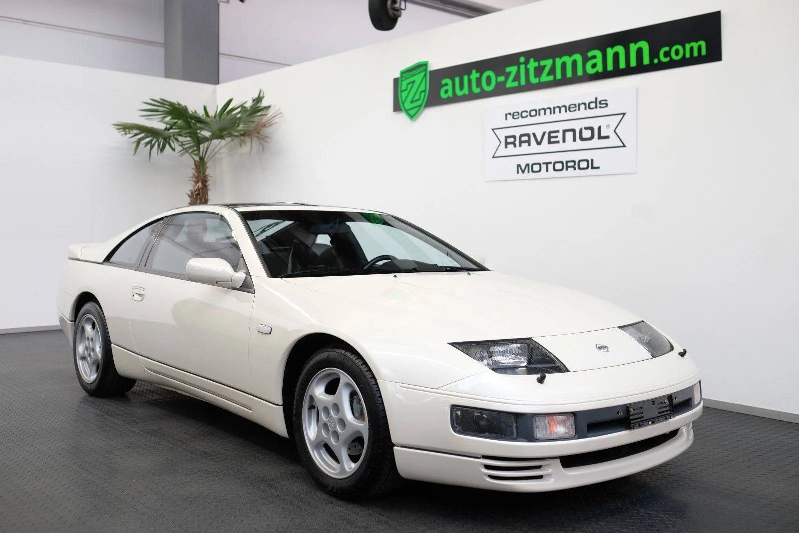 1990 Nissan 300 ZX Twin Turbo Targa offered by a supercar dealer in Nuremberg, Germany, main photo