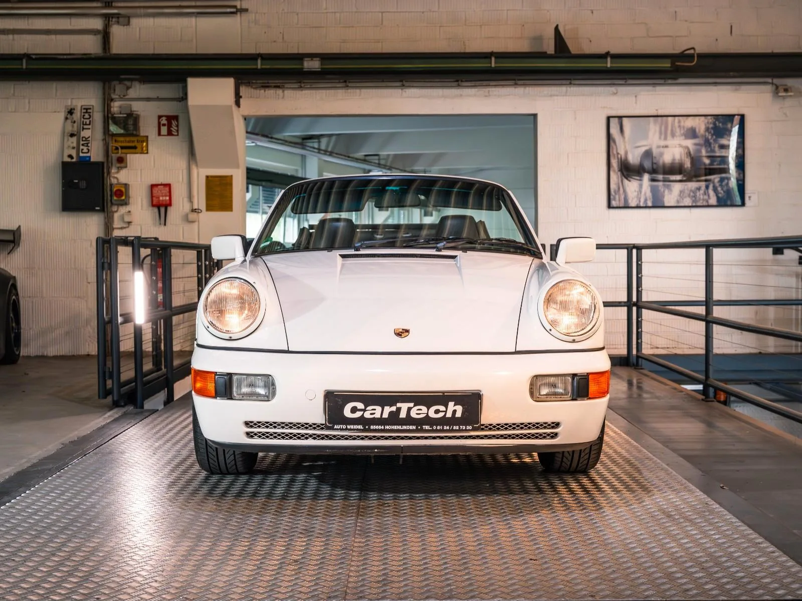 1990 Porsche 911 Carrera 4 Cabriolet 964, 4/24