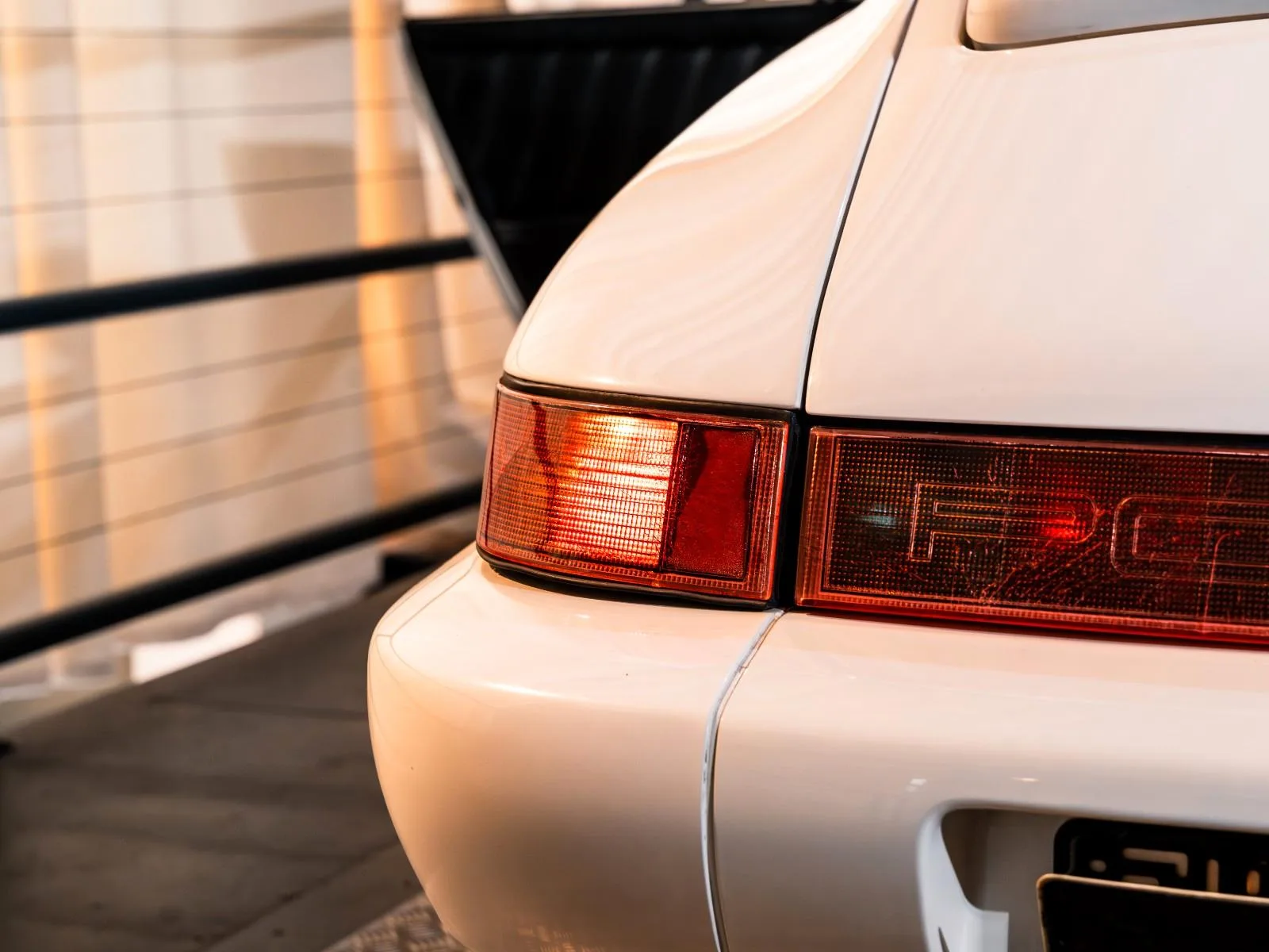 1990 Porsche 911 Carrera 4 Cabriolet 964, 10/24