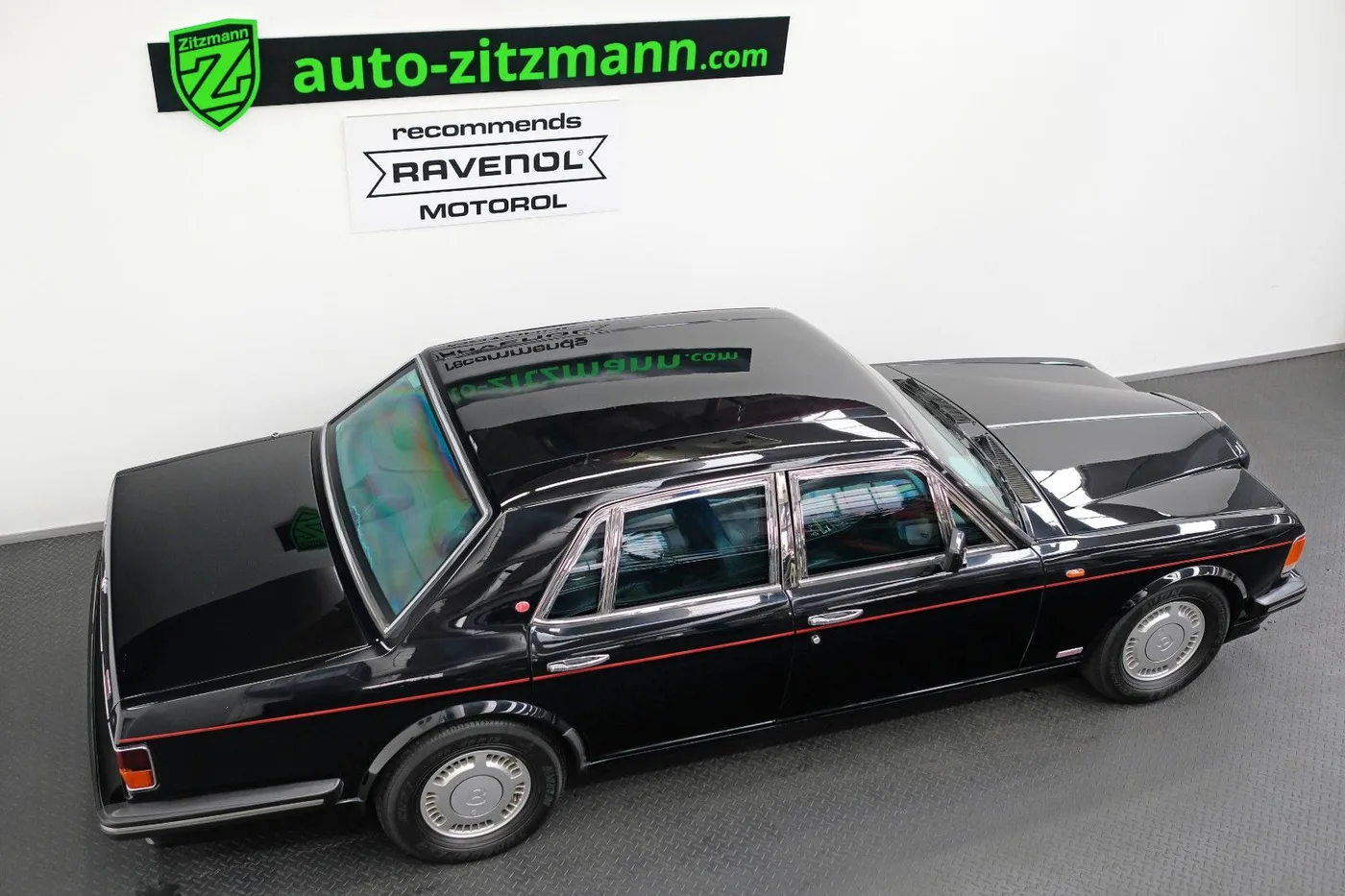 1991 Bentley Turbo R offered by a specialist dealer in Nuremberg, Germany, photo 7 of 15