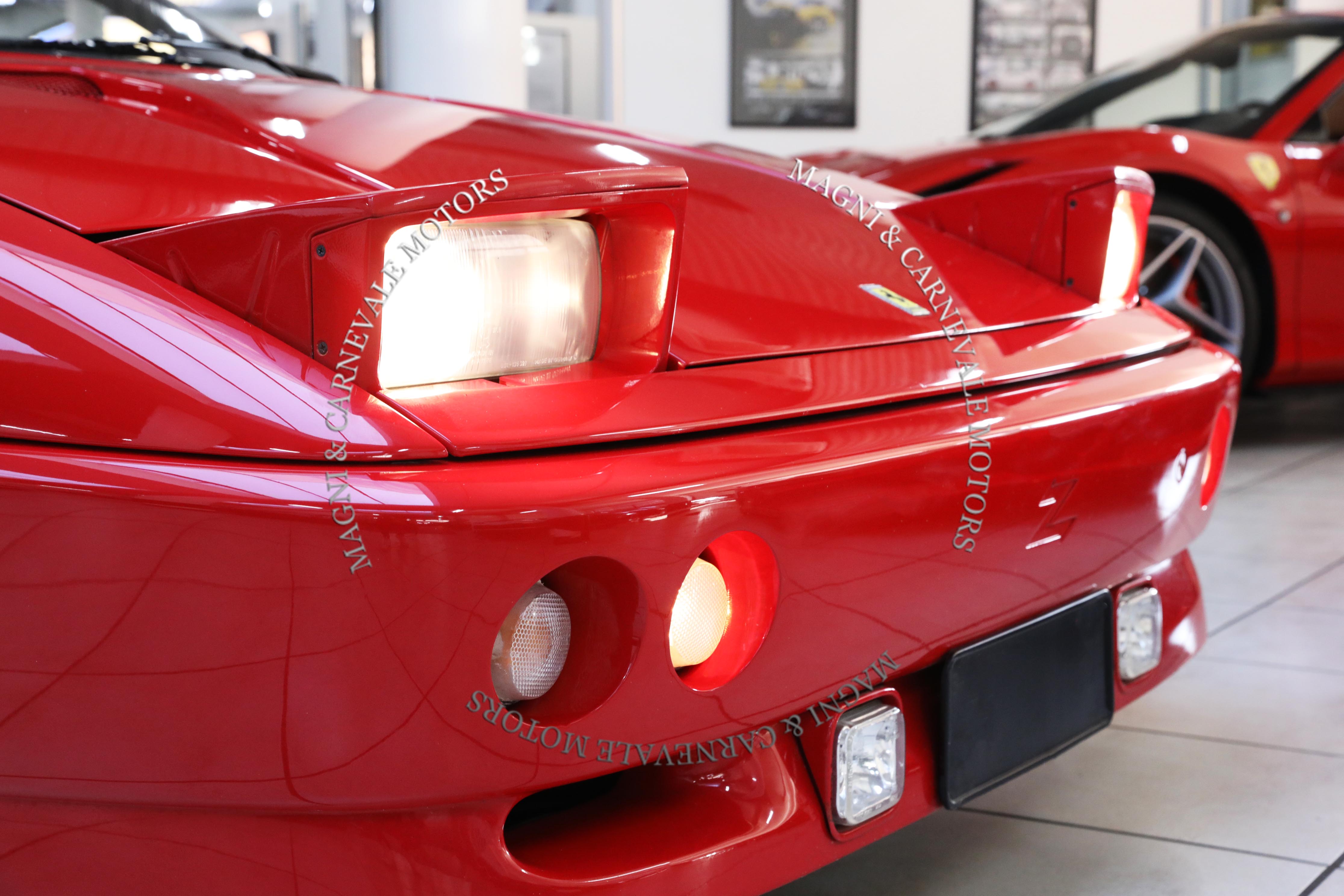 1991 Ferrari 348 angeboten von einem Fachhändler in Milan, Italien, Foto 13 von 20