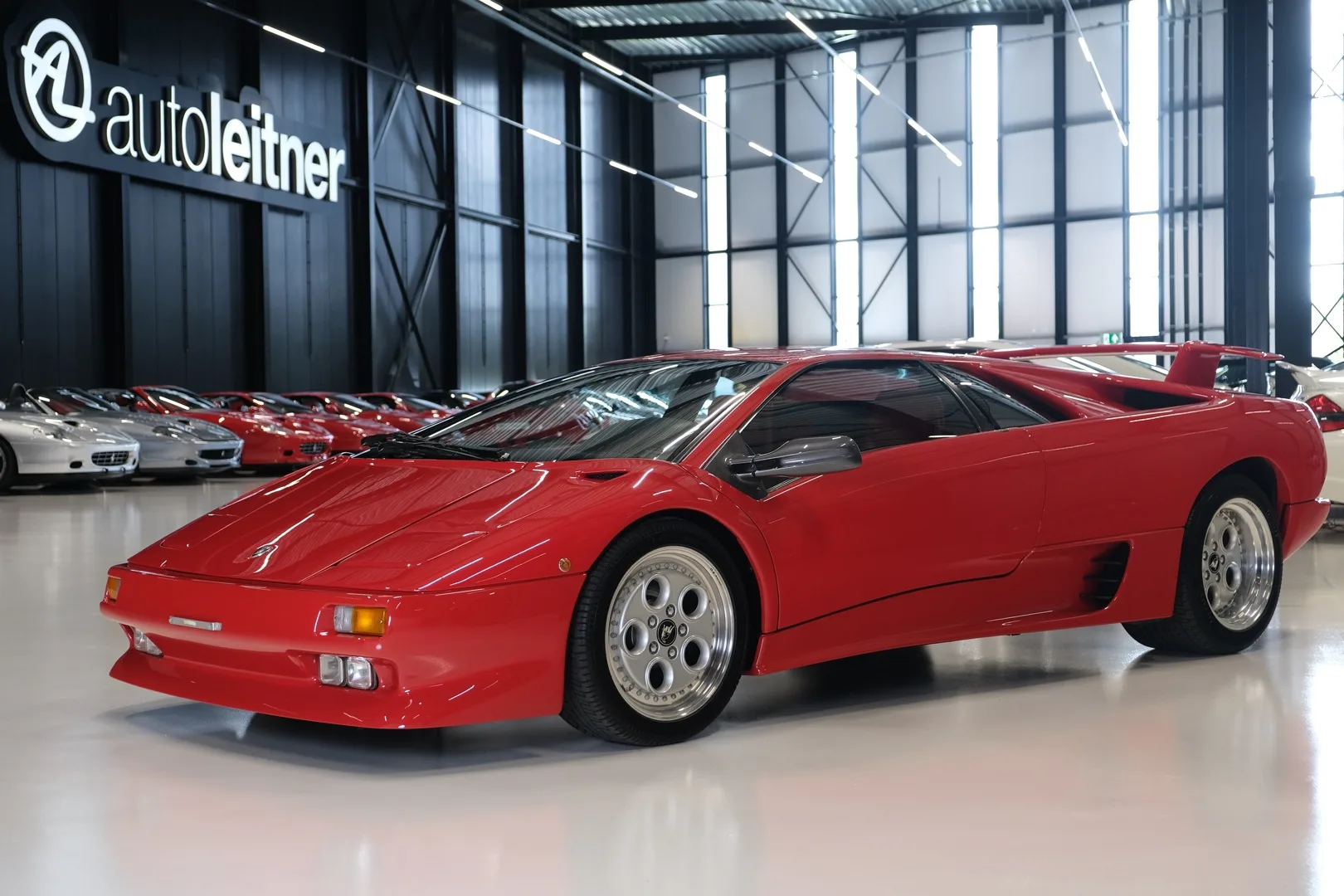 1991 Lamborghini Diablo angeboten von einem Oldtimerhändler in Alkmaar, Niederlande, Hauptfoto