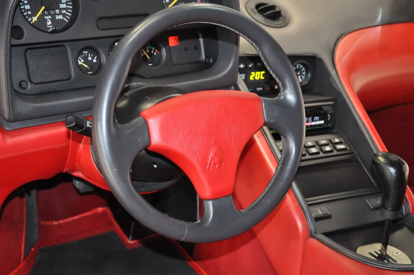 1991 Lamborghini Diablo angeboten von einem Oldtimerhändler in Alkmaar, Niederlande, Foto 10 von 15