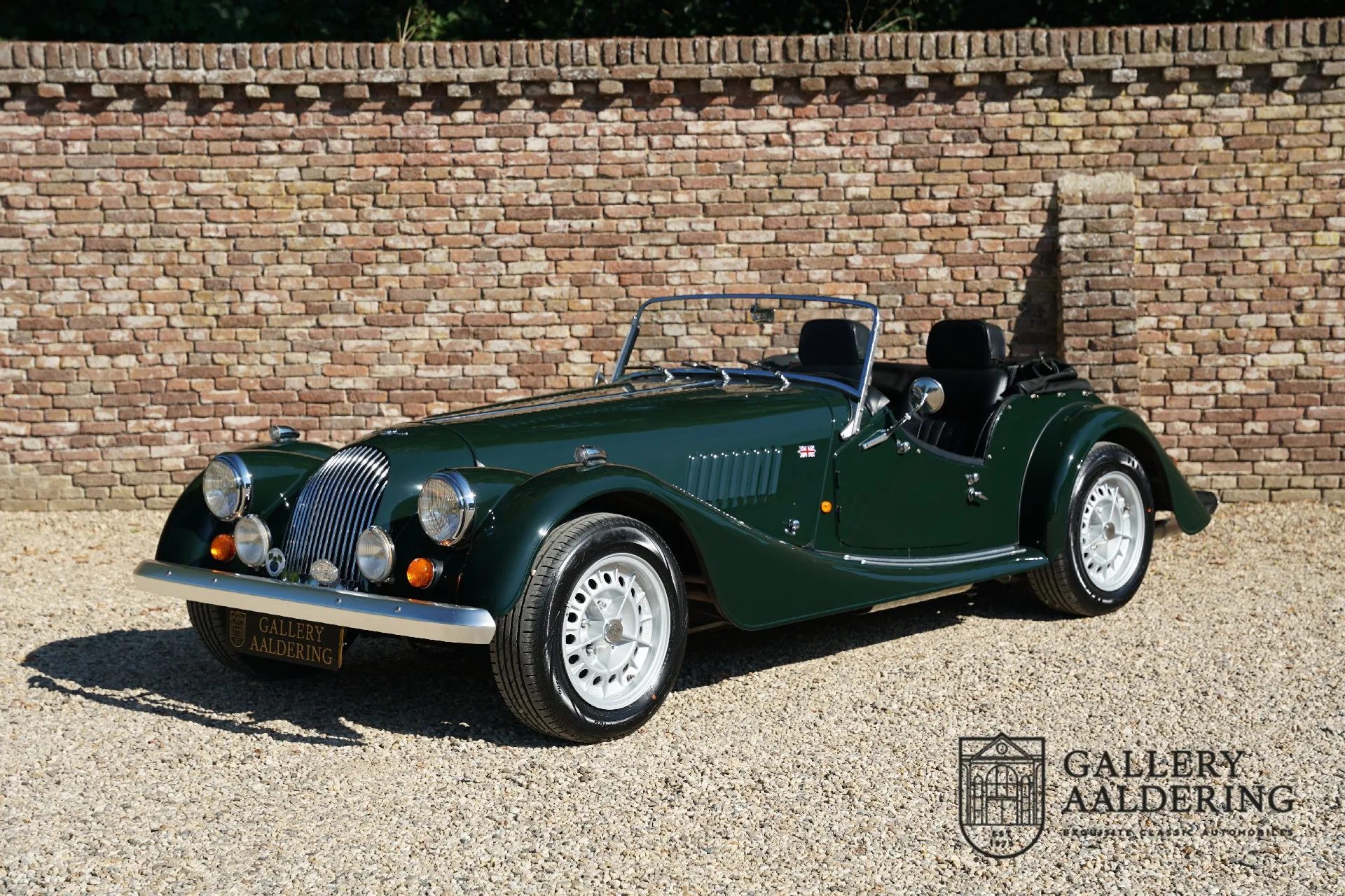 1991 Morgan Plus 8 3.9 offered by a specialist dealer in Brummen, Netherlands, main photo