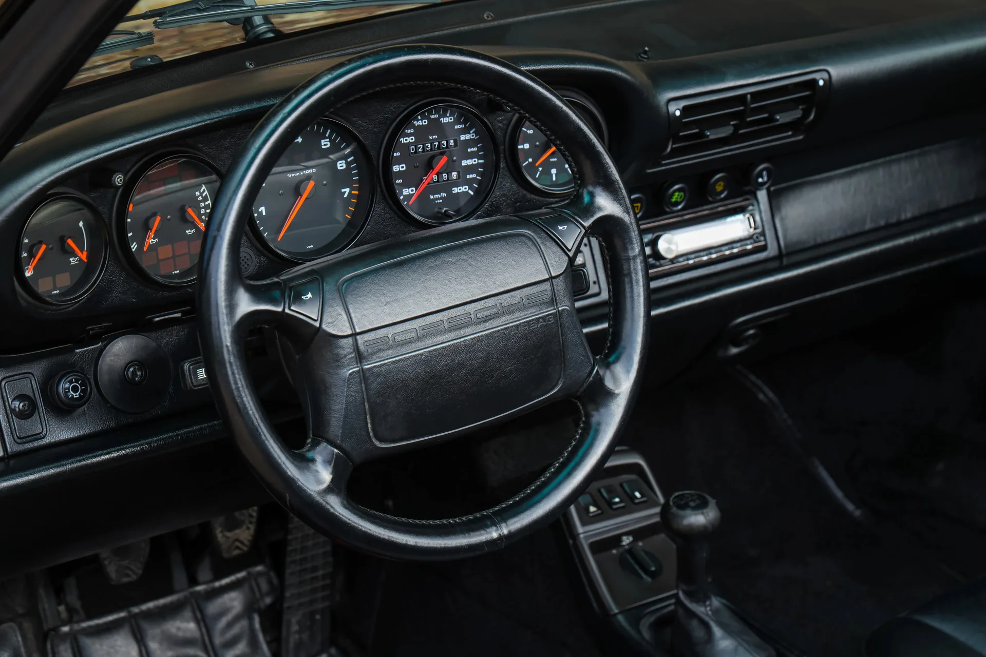 1991 Porsche 911 Carrera 2 Cabriolet (964), 24/30