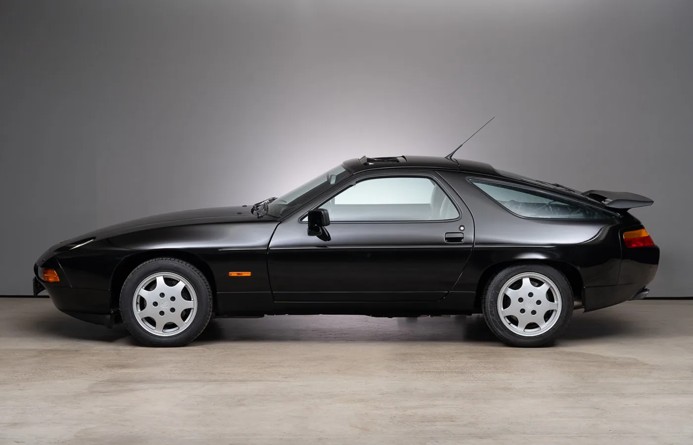 1991 Porsche 928 GT, 8/30