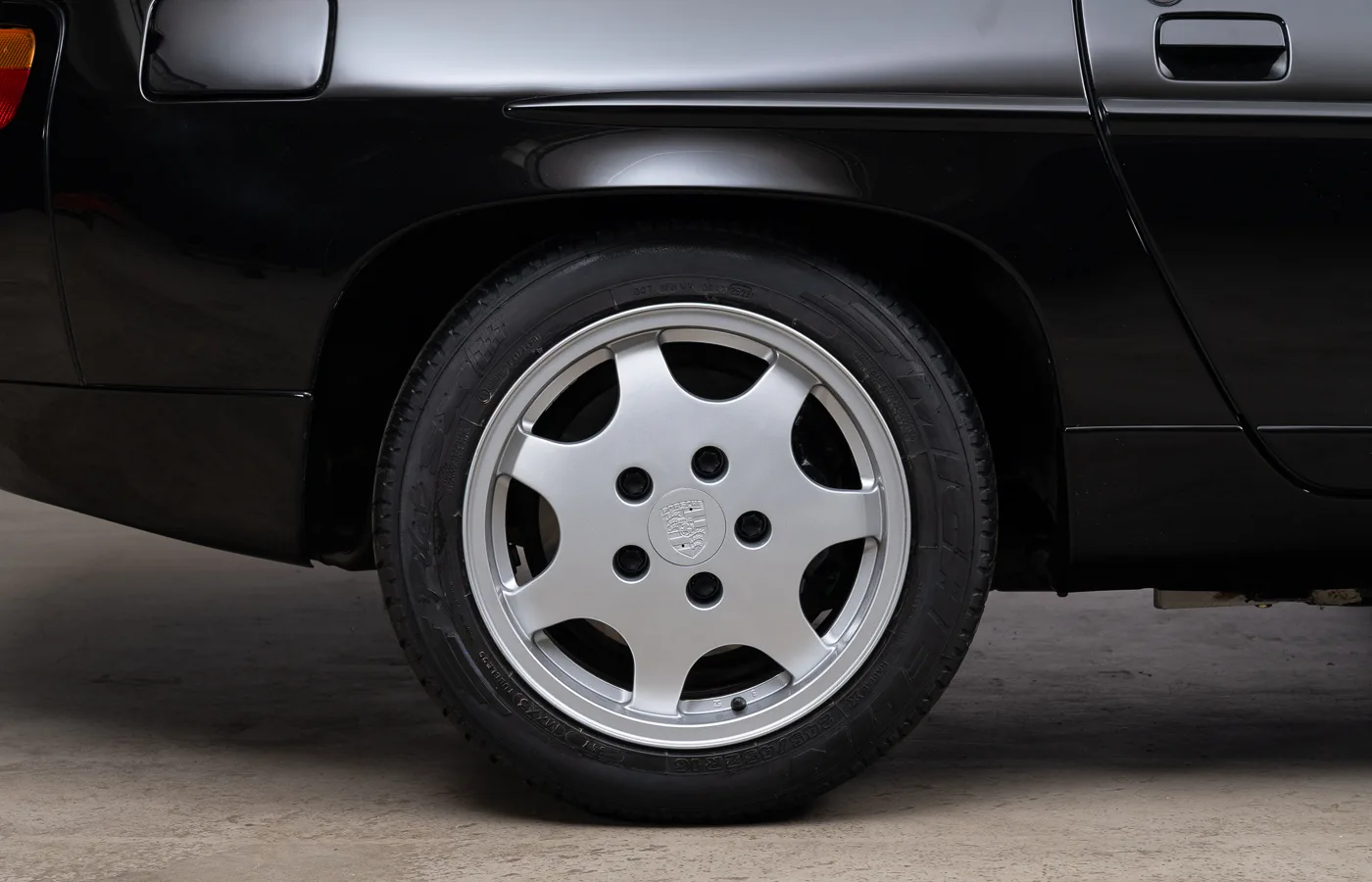 1991 Porsche 928 GT, 13/30