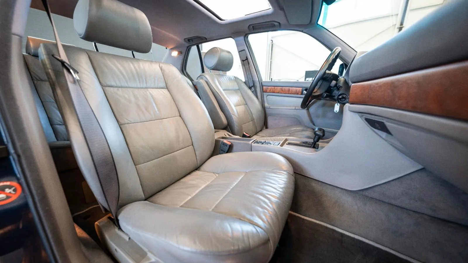 1992 BMW 740i, 13/15